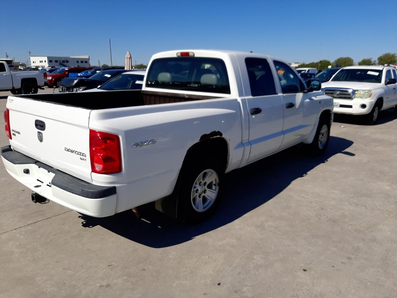 Photo 2 VIN: 1D7RW3GP6BS651124 - DODGE DAKOTA 