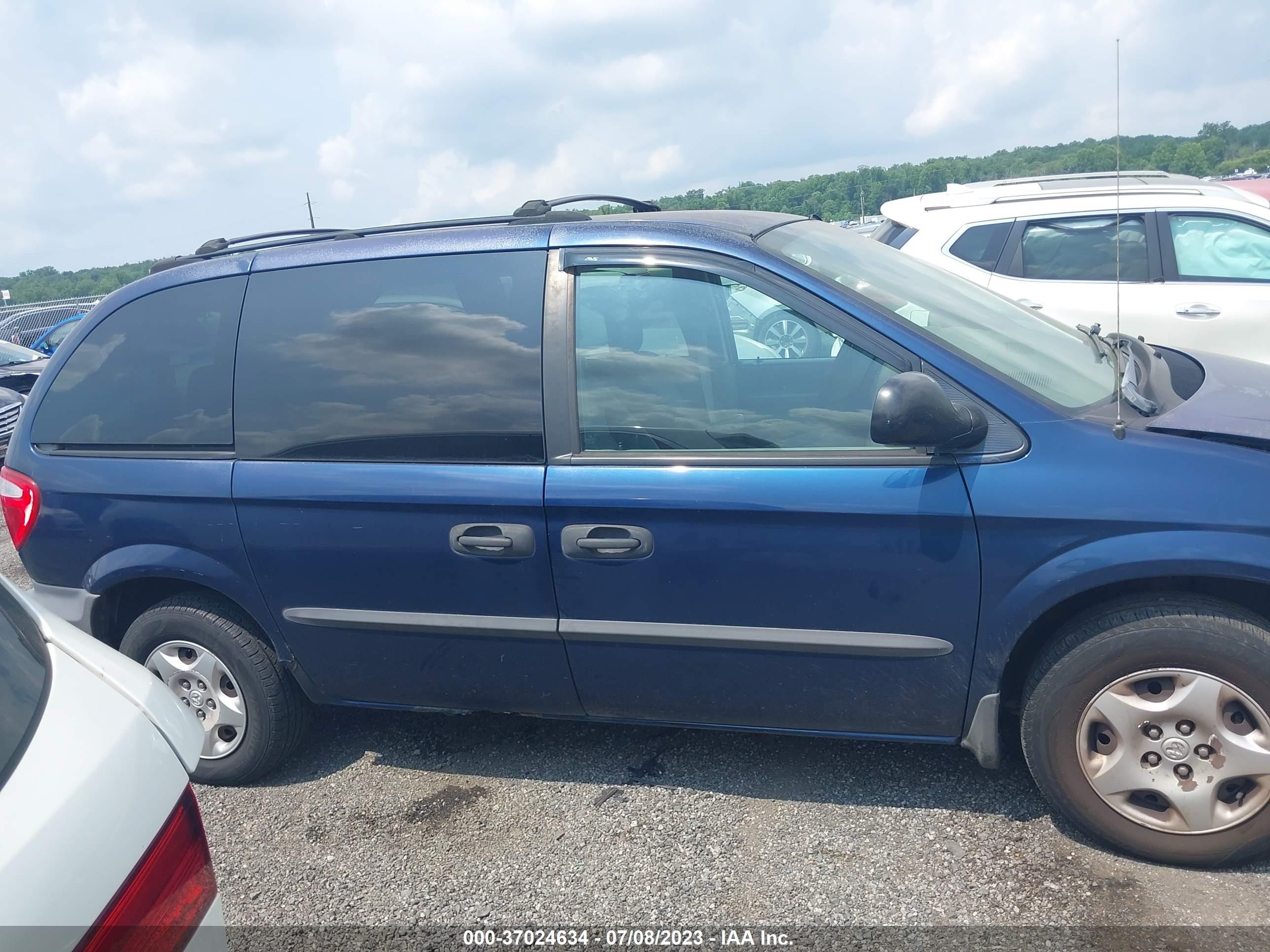 Photo 12 VIN: 1D8GP25393B169436 - DODGE CARAVAN 