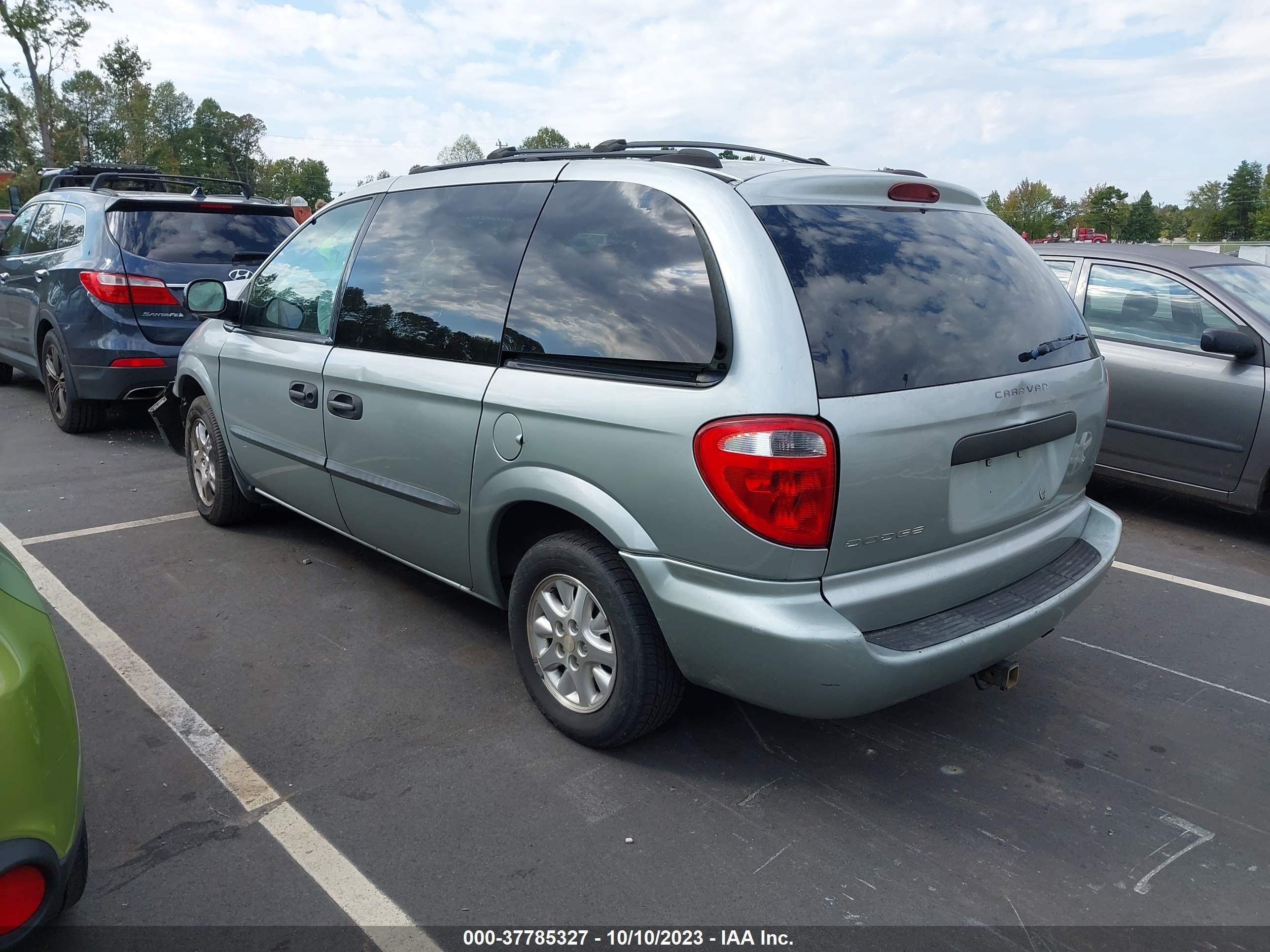 Photo 2 VIN: 1D8GP253X3B218420 - DODGE CARAVAN 