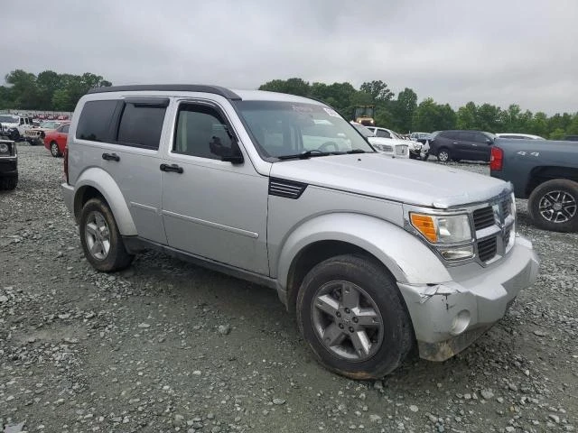 Photo 3 VIN: 1D8GT28K58W273999 - DODGE NITRO SXT 