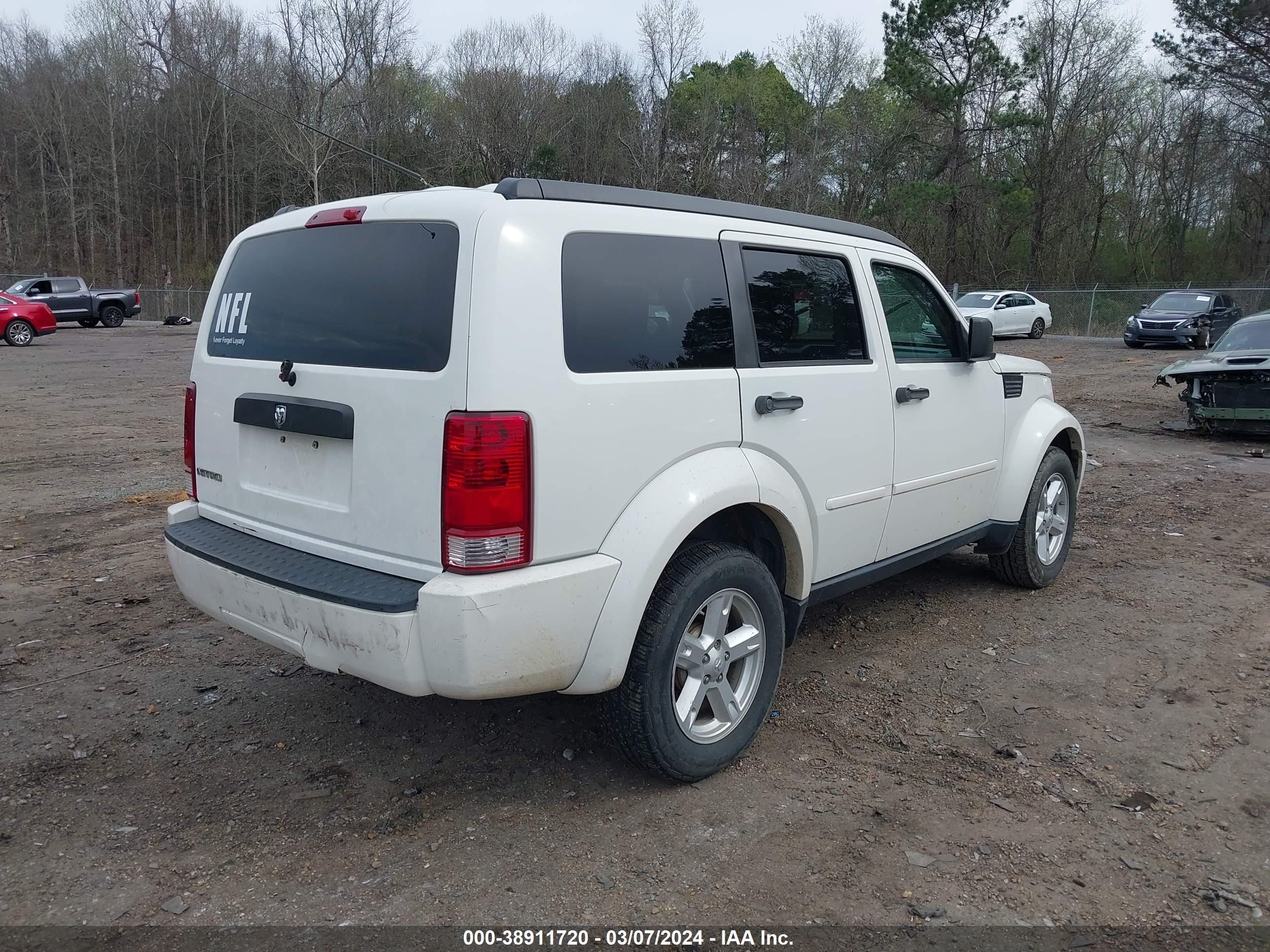 Photo 3 VIN: 1D8GT28KX7W683583 - DODGE NITRO 