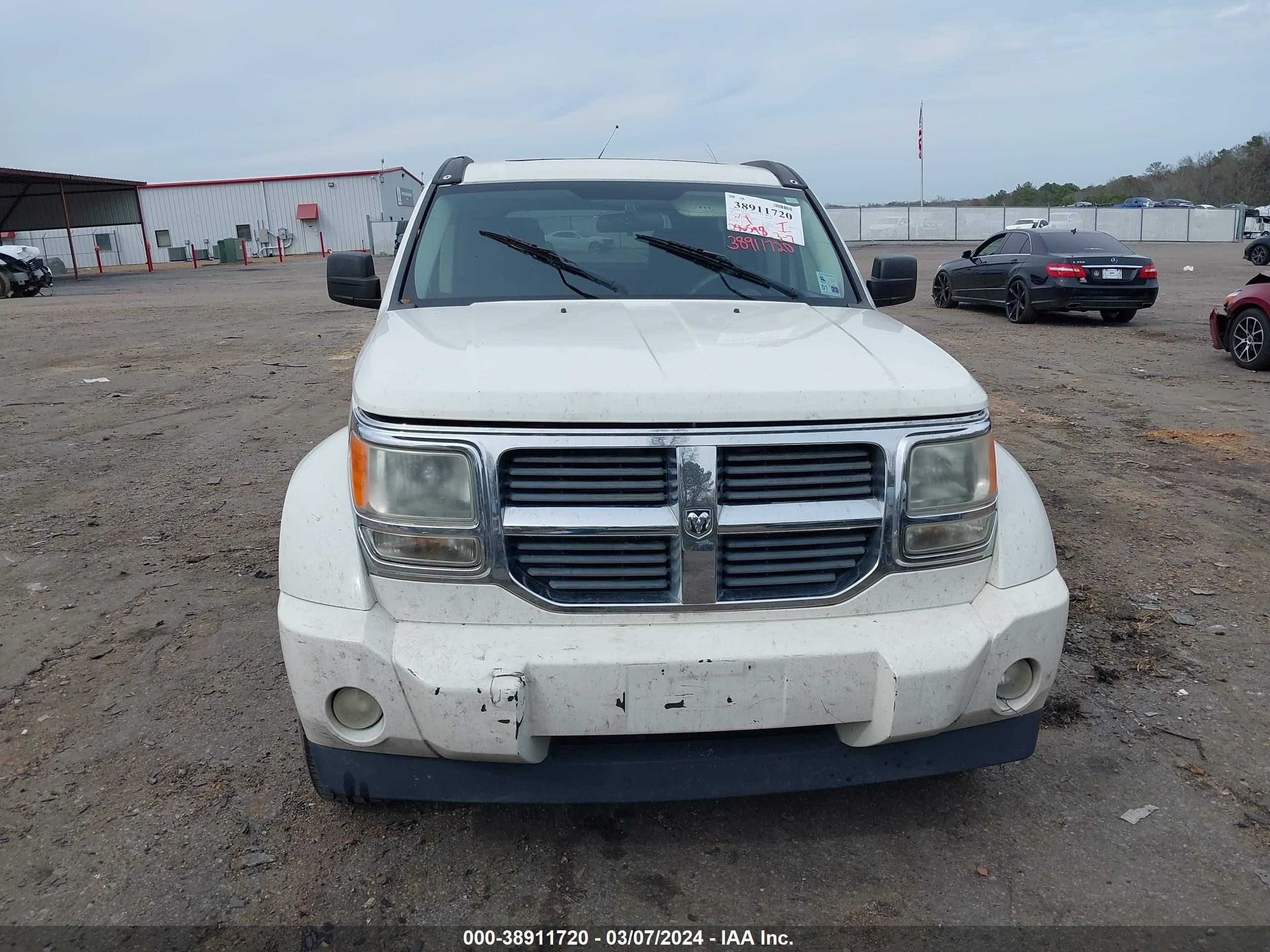 Photo 5 VIN: 1D8GT28KX7W683583 - DODGE NITRO 