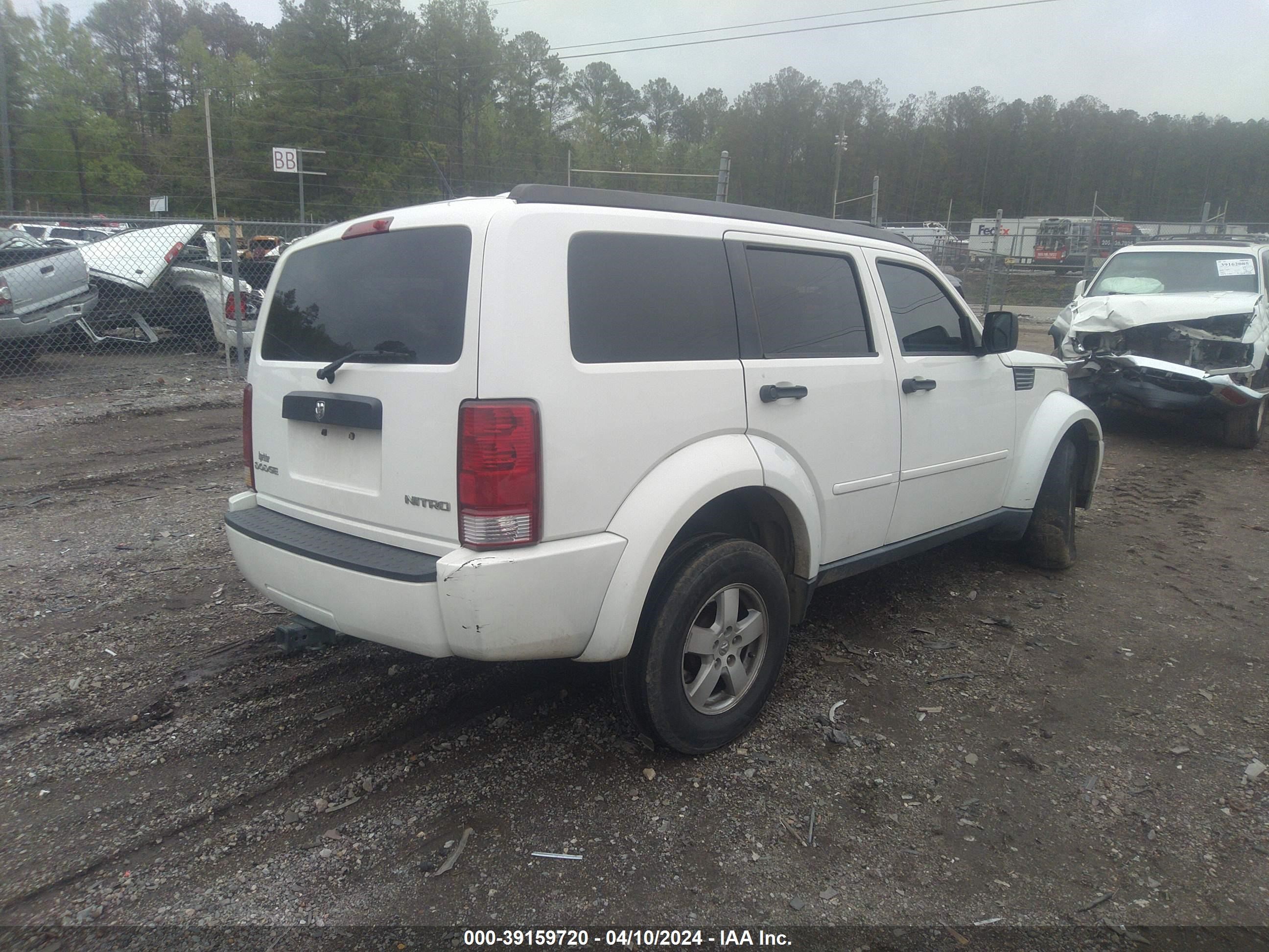 Photo 3 VIN: 1D8GT28KX9W527434 - DODGE NITRO 