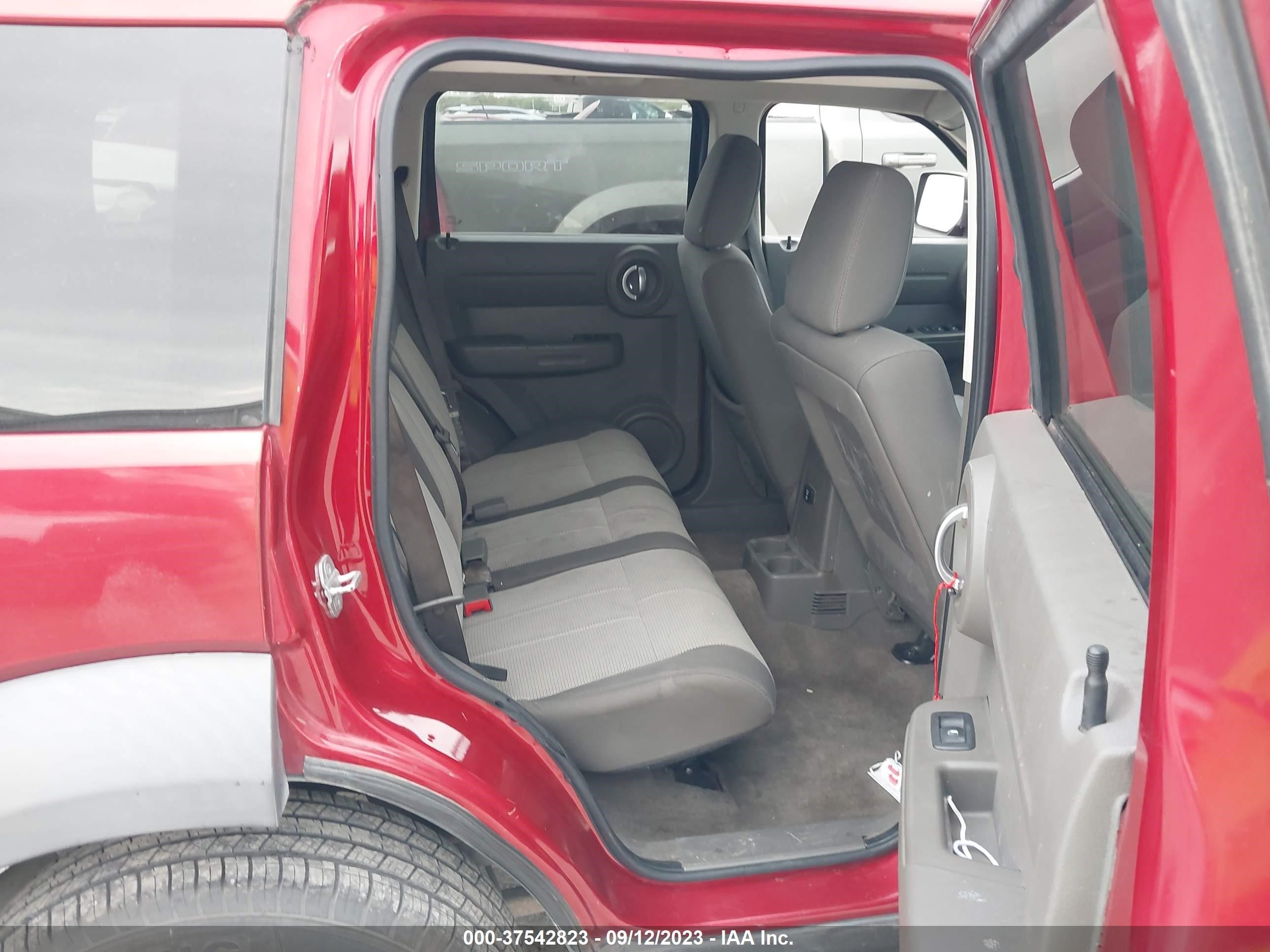 Photo 7 VIN: 1D8GU28K17W640408 - DODGE NITRO 