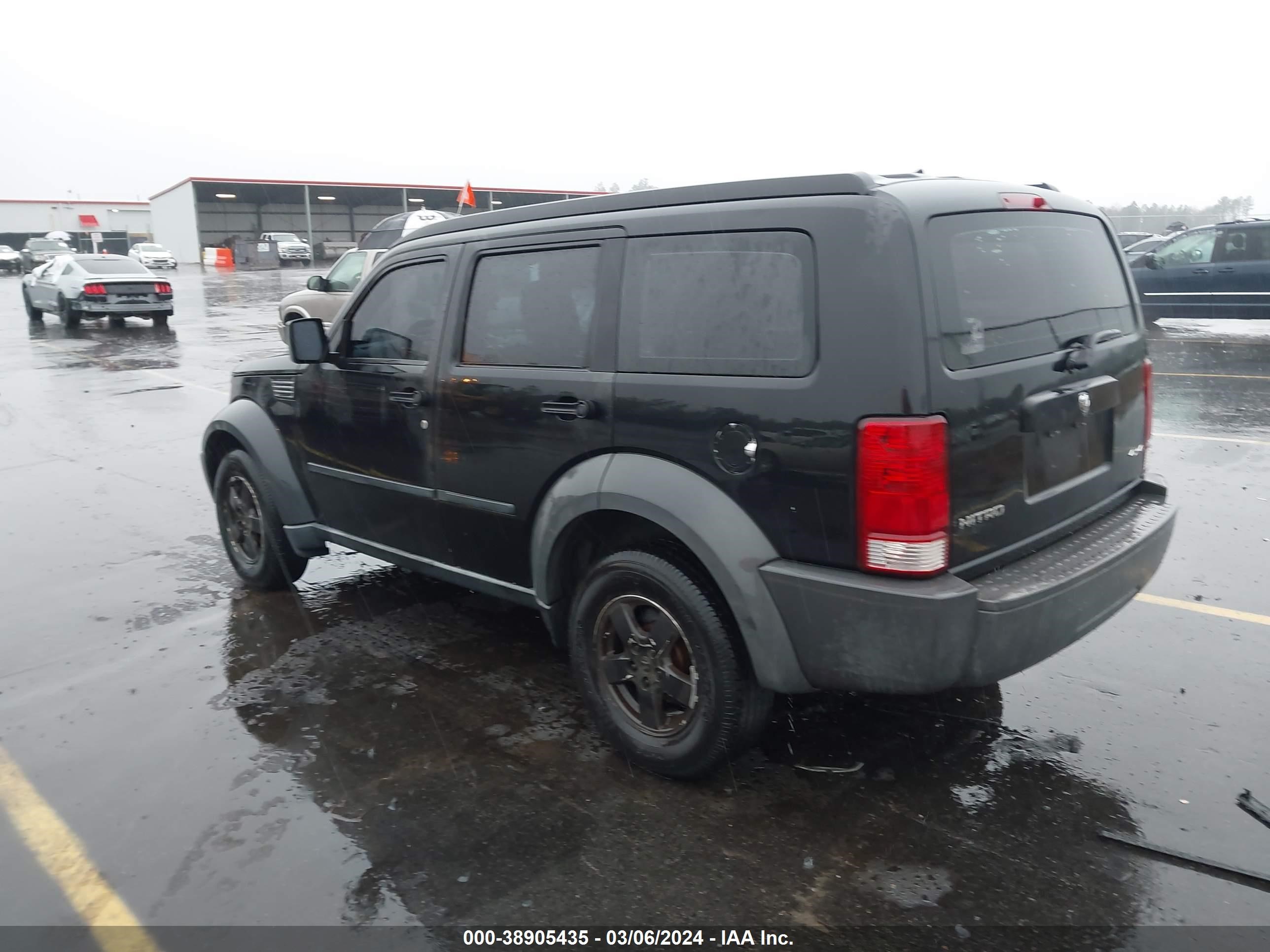 Photo 2 VIN: 1D8GU28K18W129184 - DODGE NITRO 