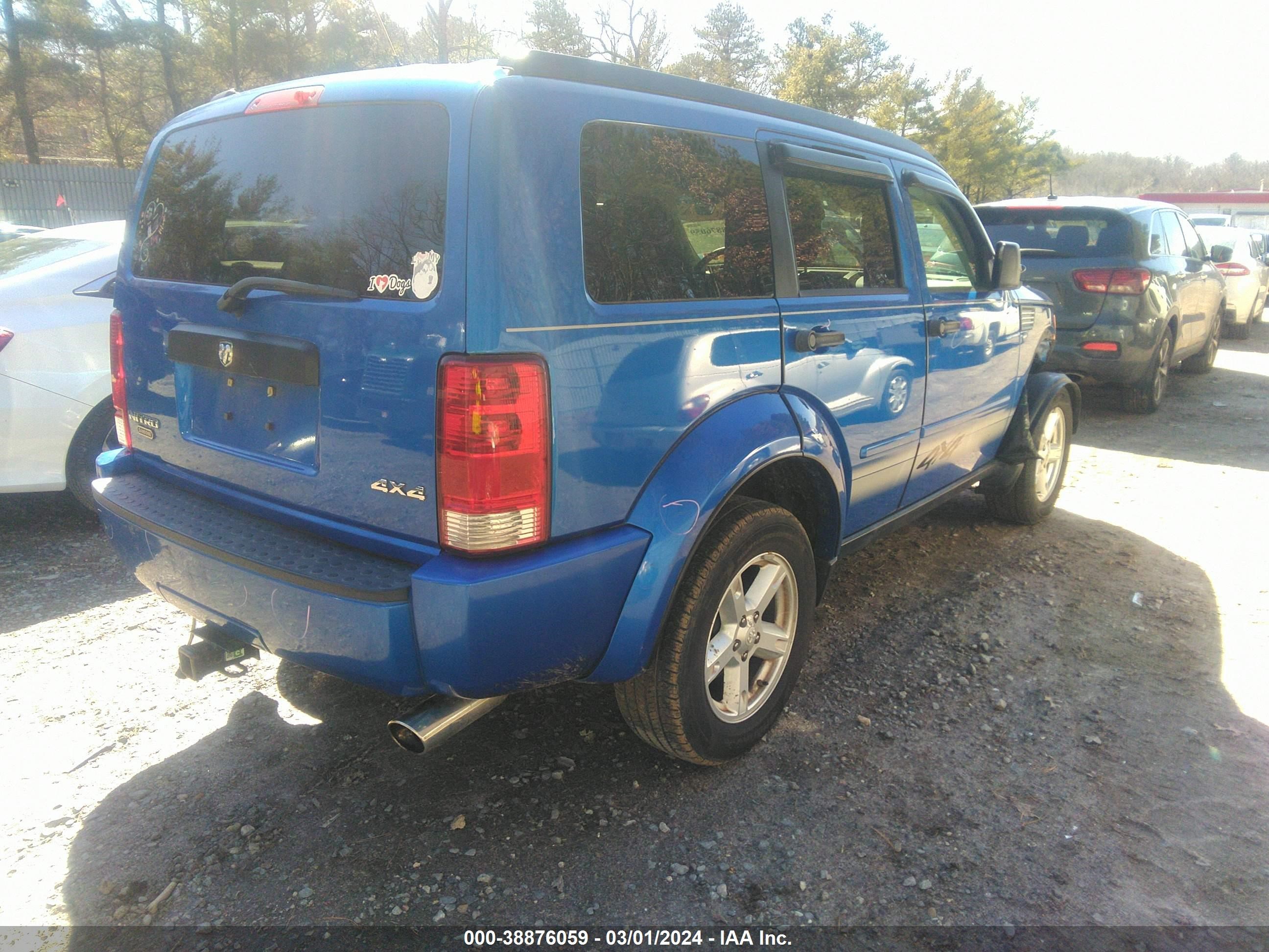 Photo 3 VIN: 1D8GU28K28W128433 - DODGE NITRO 