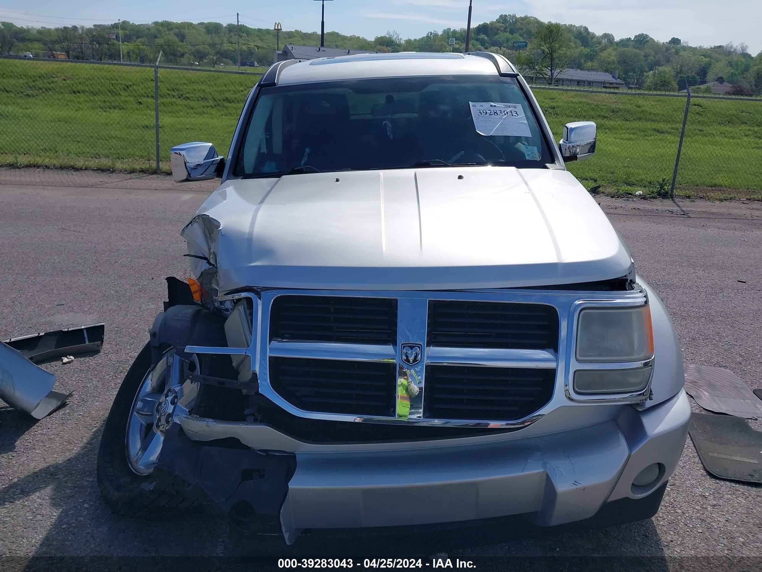 Photo 11 VIN: 1D8GU28K69W520977 - DODGE NITRO 