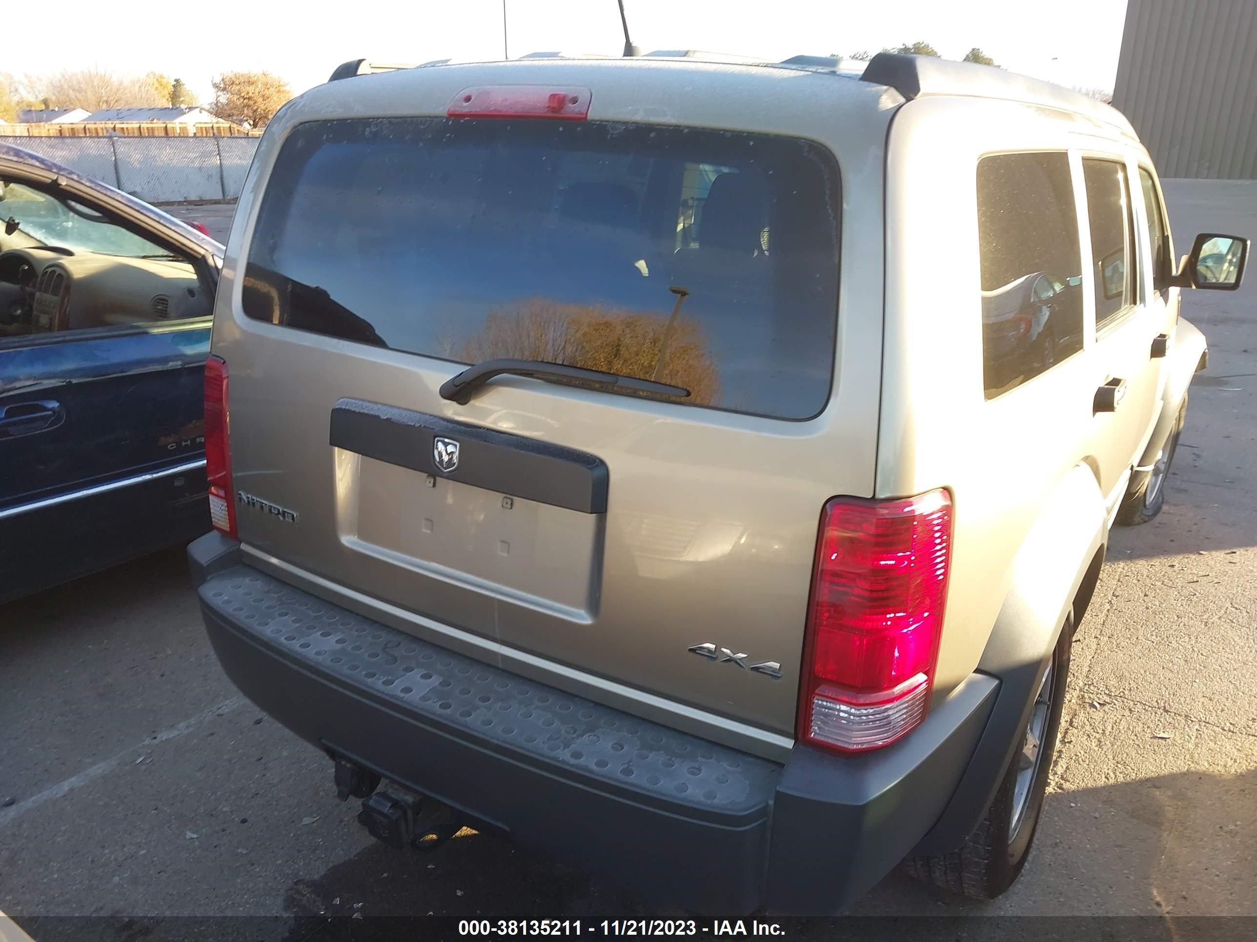 Photo 15 VIN: 1D8GU28K77W692187 - DODGE NITRO 