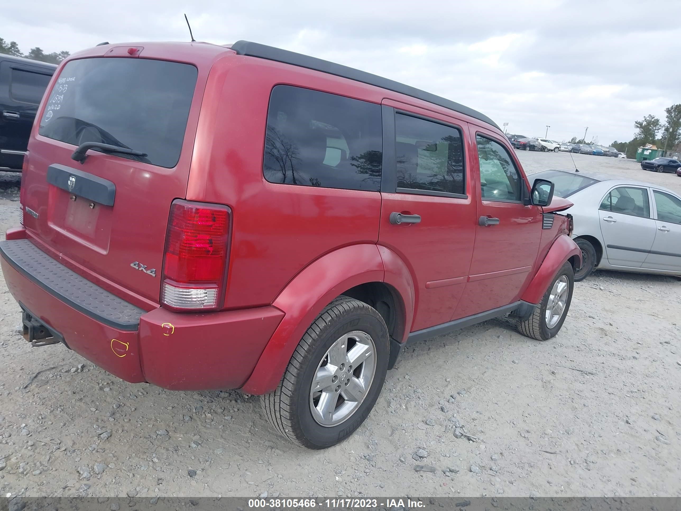 Photo 3 VIN: 1D8GU28K78W270759 - DODGE NITRO 