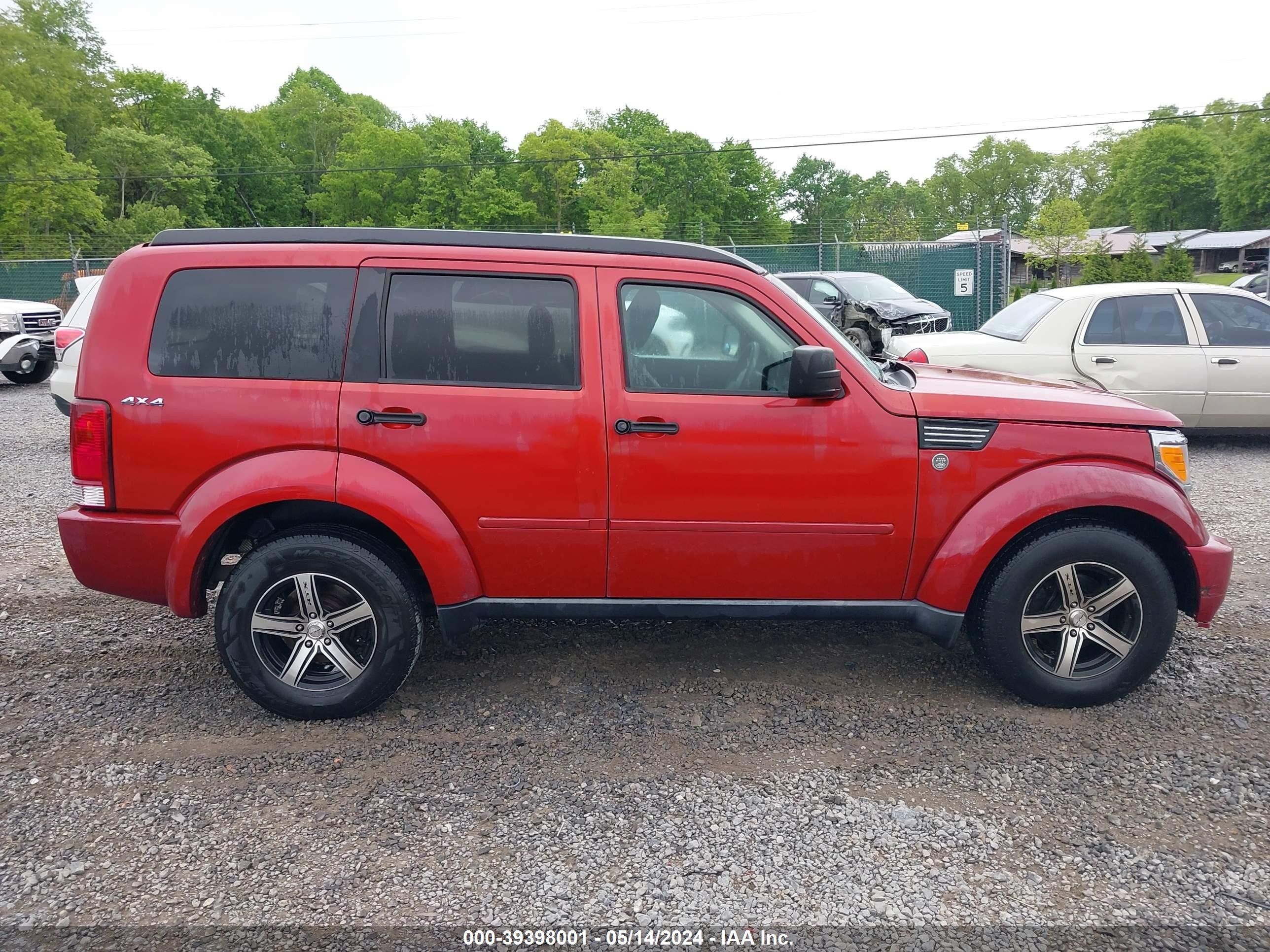 Photo 12 VIN: 1D8GU28K89W550031 - DODGE NITRO 