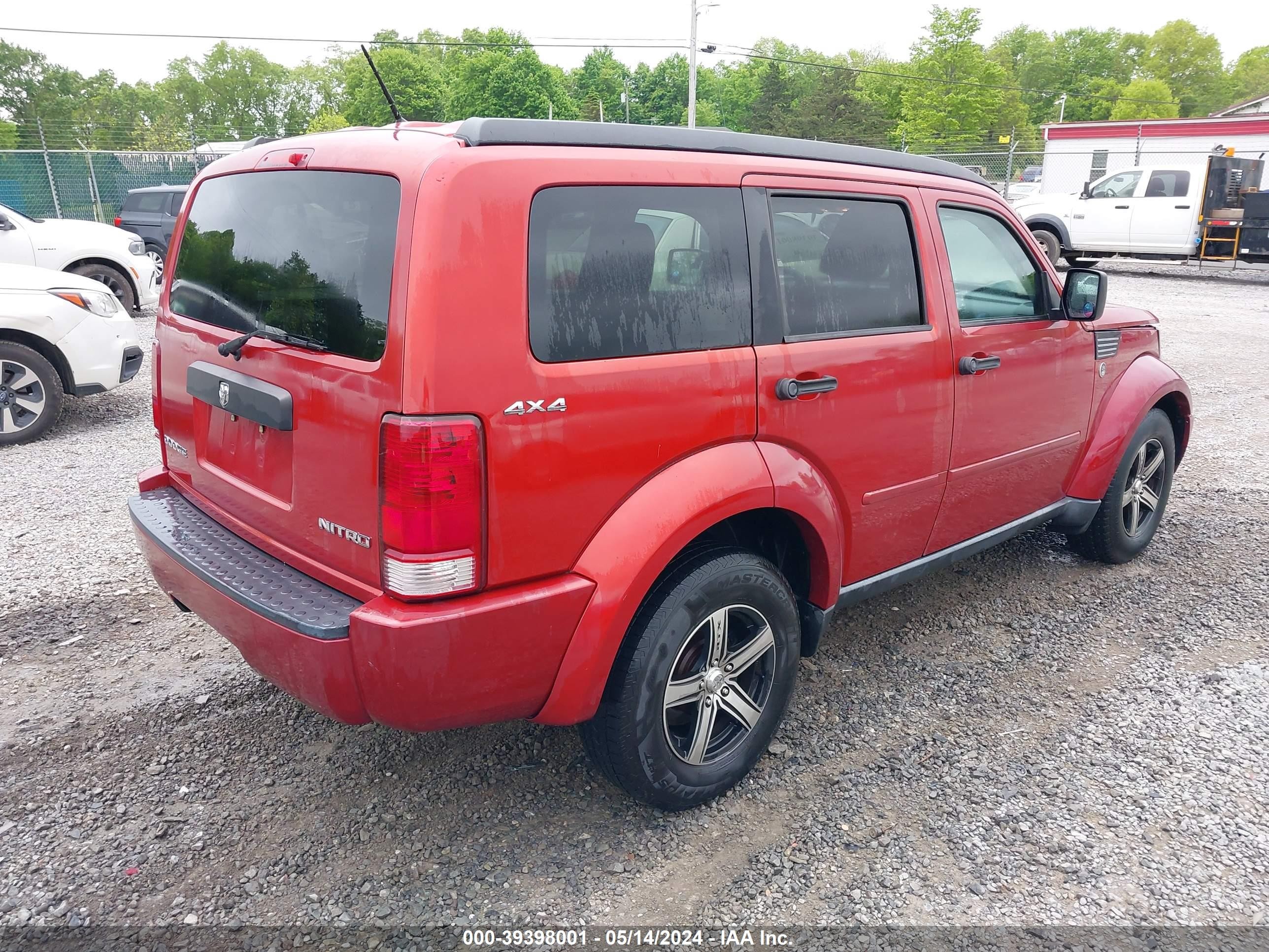 Photo 3 VIN: 1D8GU28K89W550031 - DODGE NITRO 