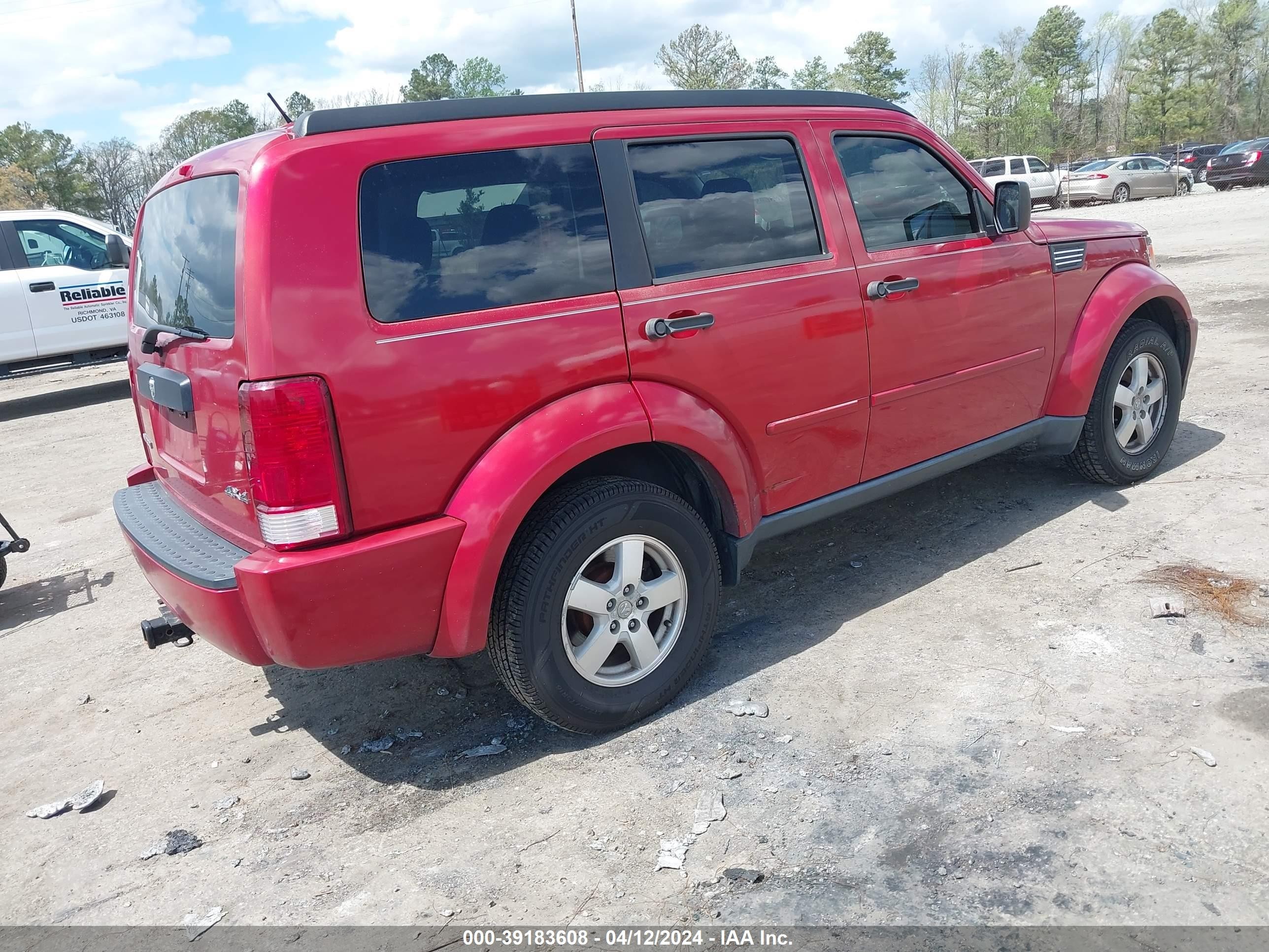 Photo 3 VIN: 1D8GU28KX8W230269 - DODGE NITRO 