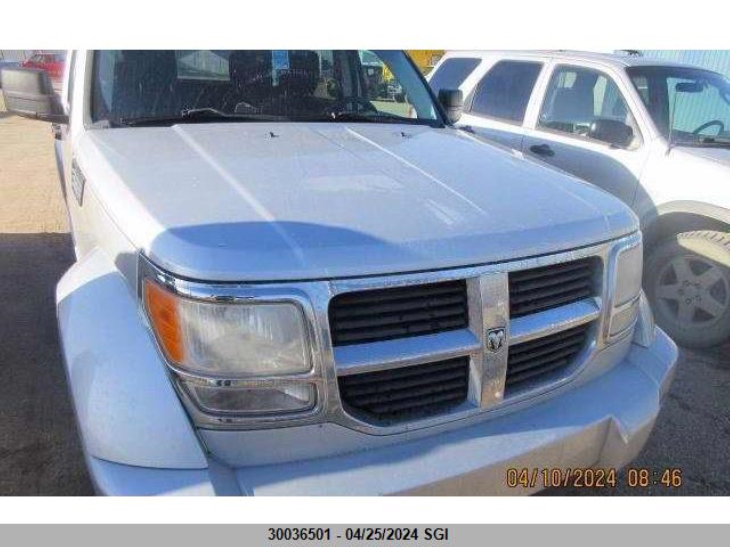 Photo 4 VIN: 1D8GU58K27W588773 - DODGE NITRO 