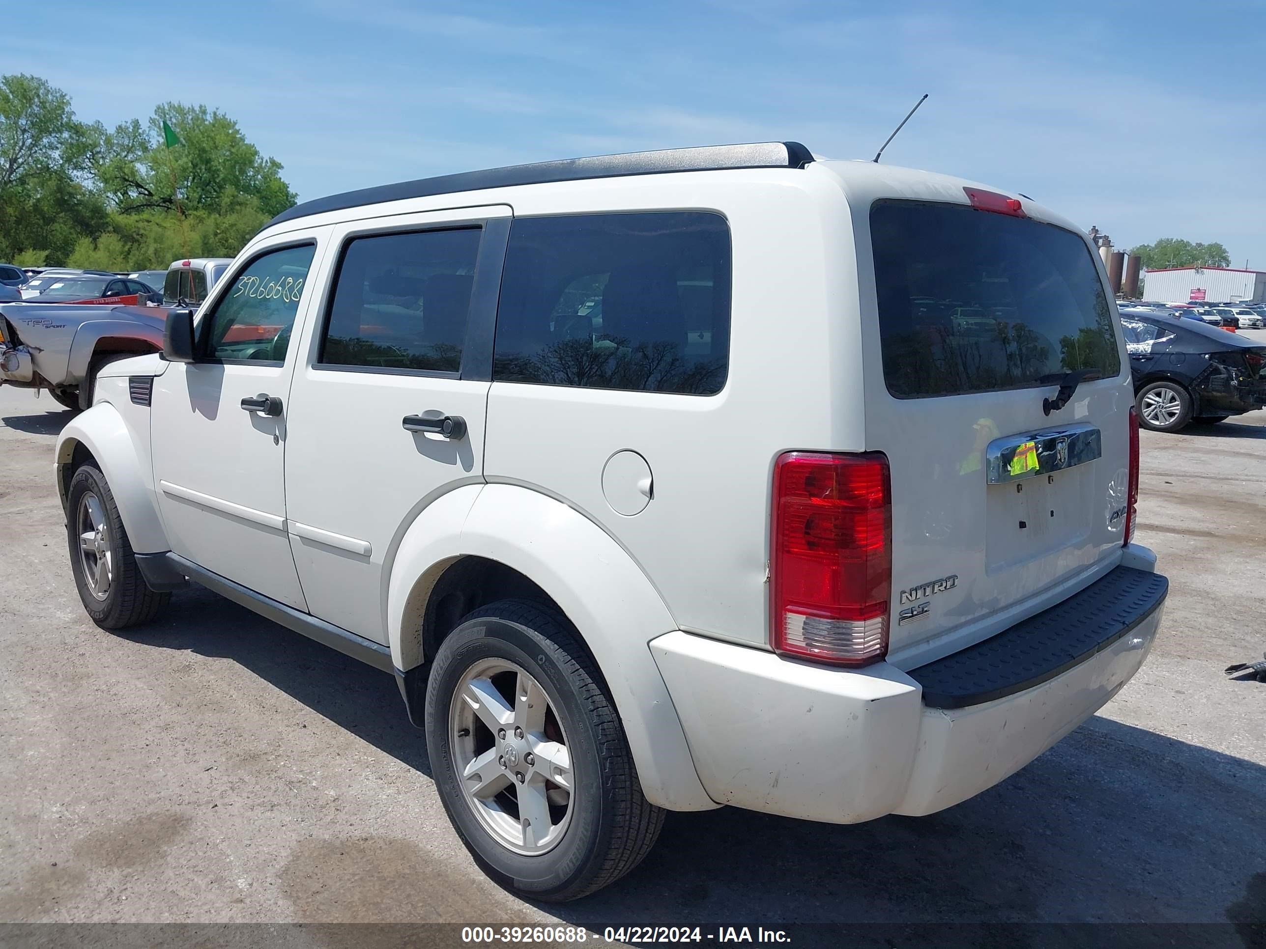 Photo 2 VIN: 1D8GU58K37W564014 - DODGE NITRO 