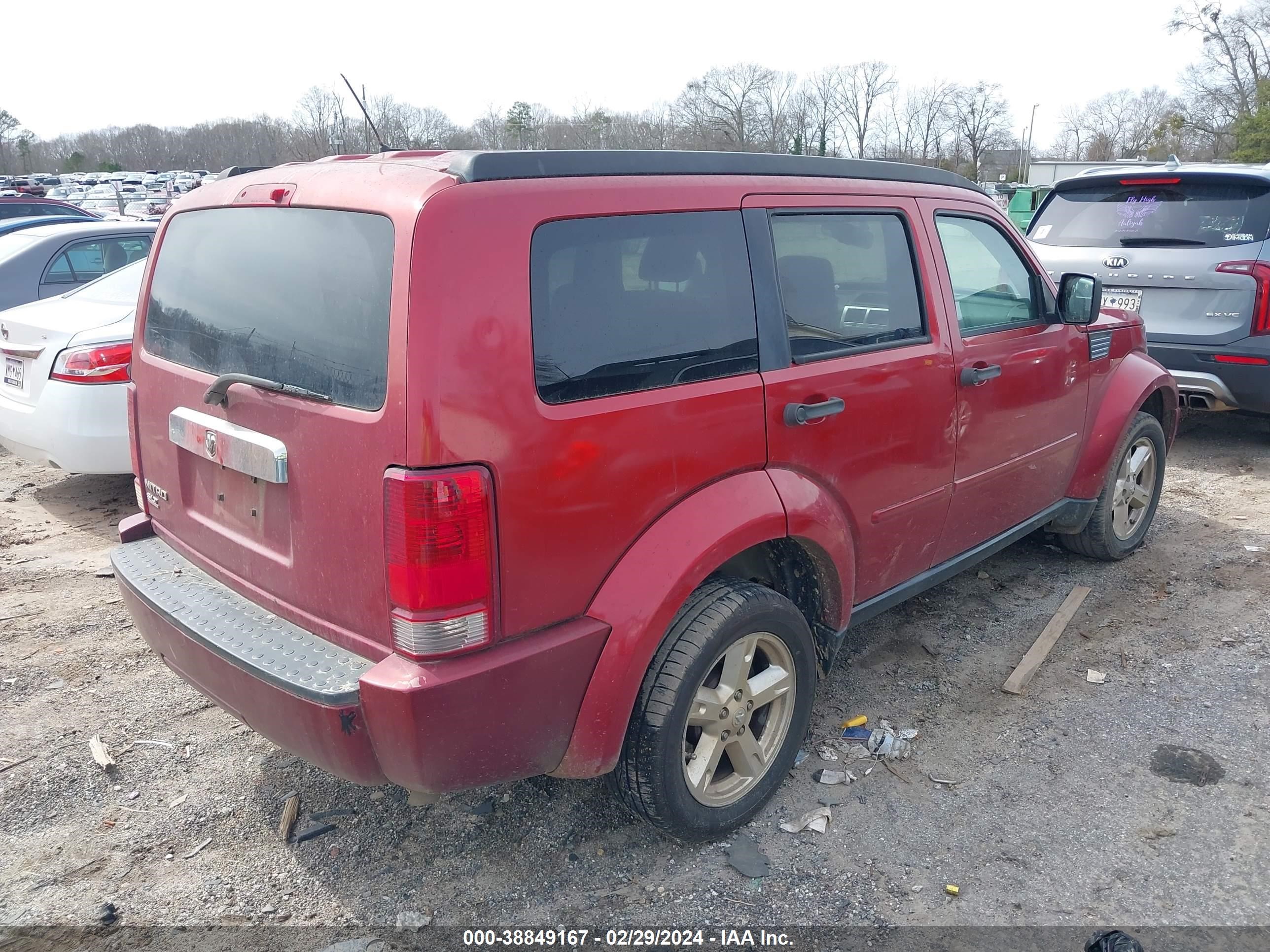 Photo 3 VIN: 1D8GU58K38W102165 - DODGE NITRO 