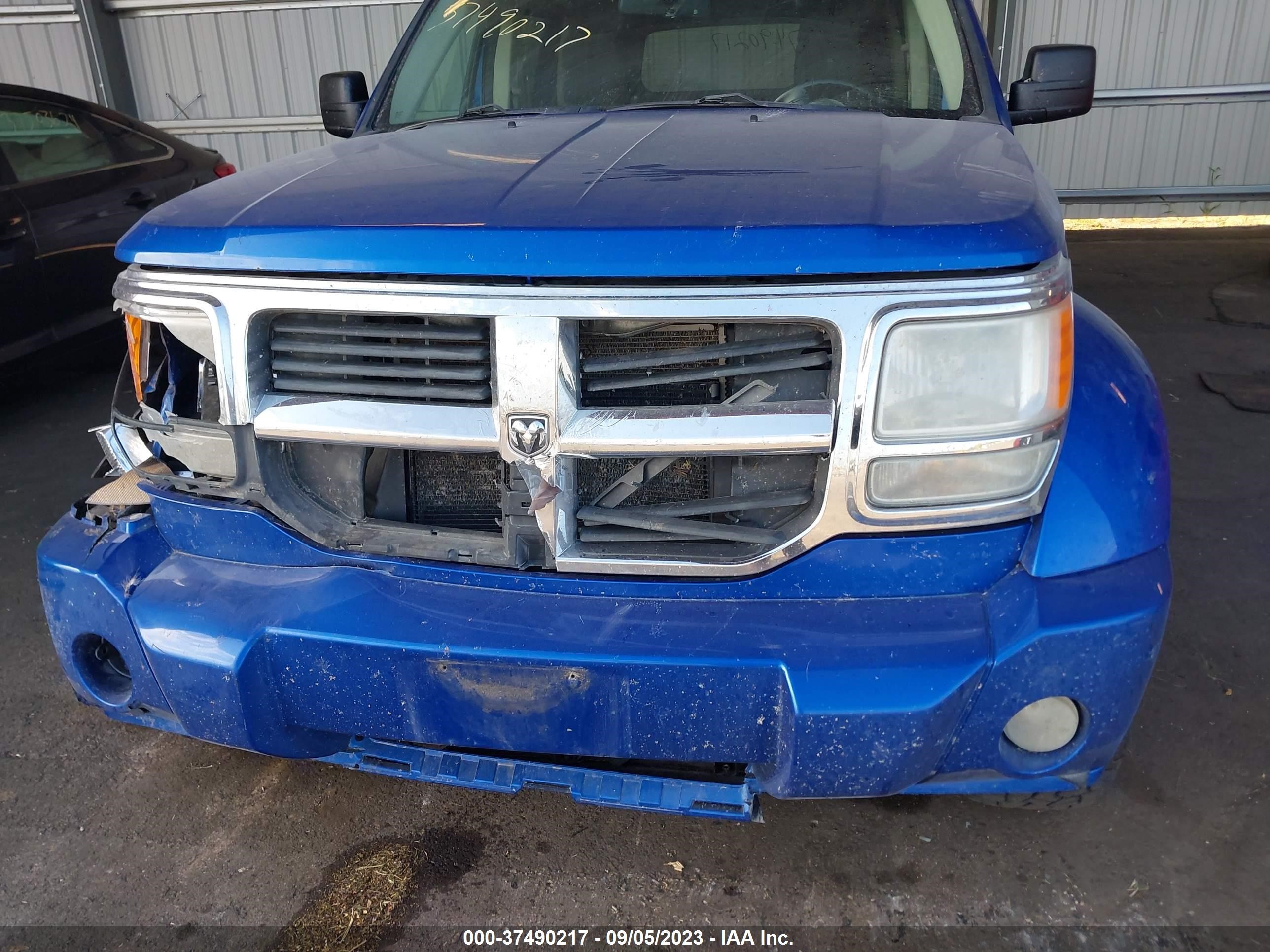 Photo 11 VIN: 1D8GU58KX7W565984 - DODGE NITRO 