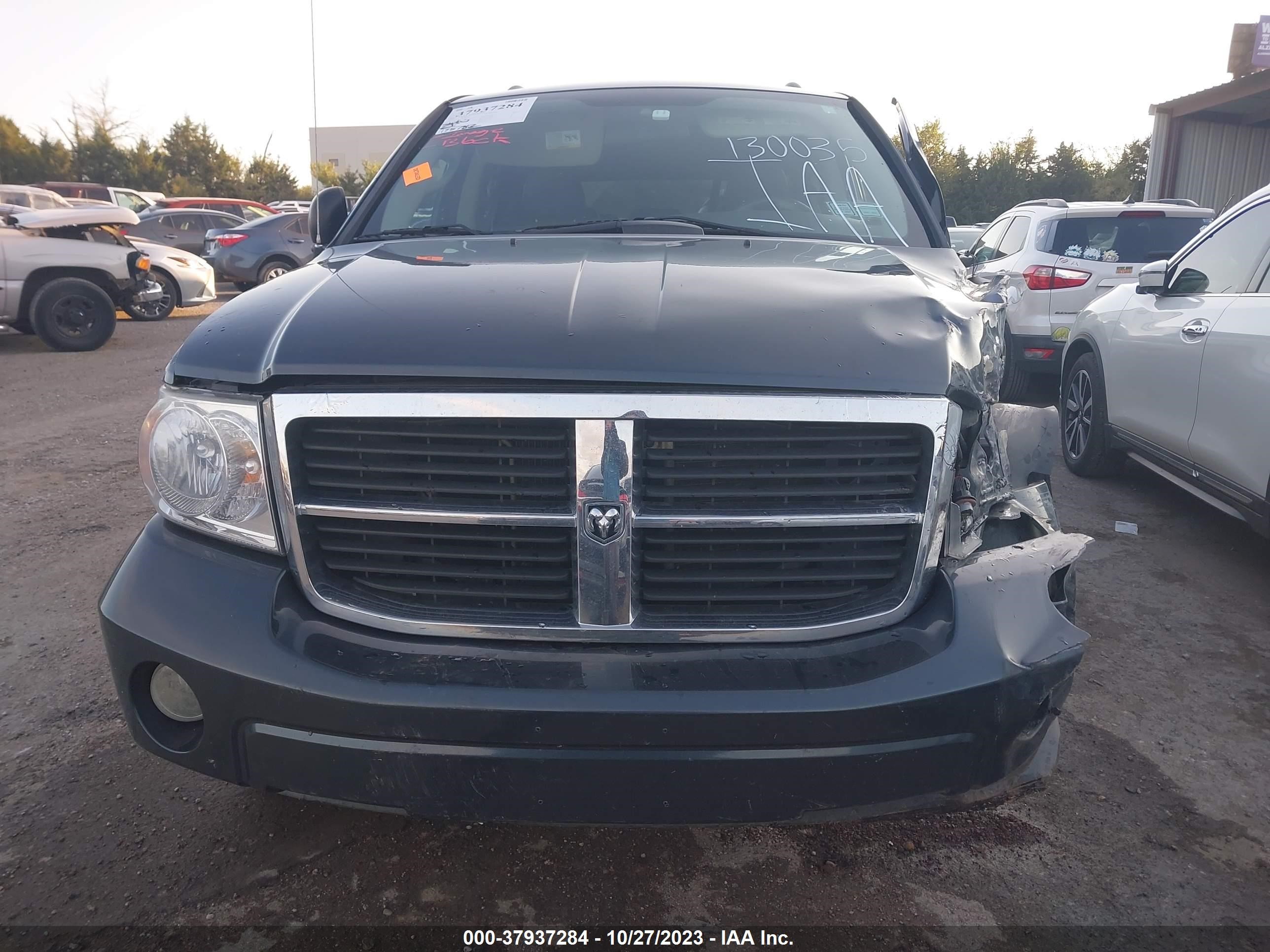 Photo 11 VIN: 1D8HB48238F130035 - DODGE DURANGO 