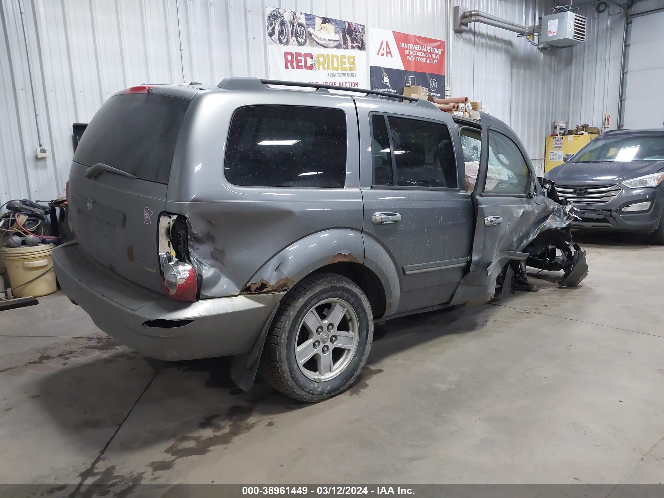 Photo 3 VIN: 1D8HB48N28F124530 - DODGE DURANGO 