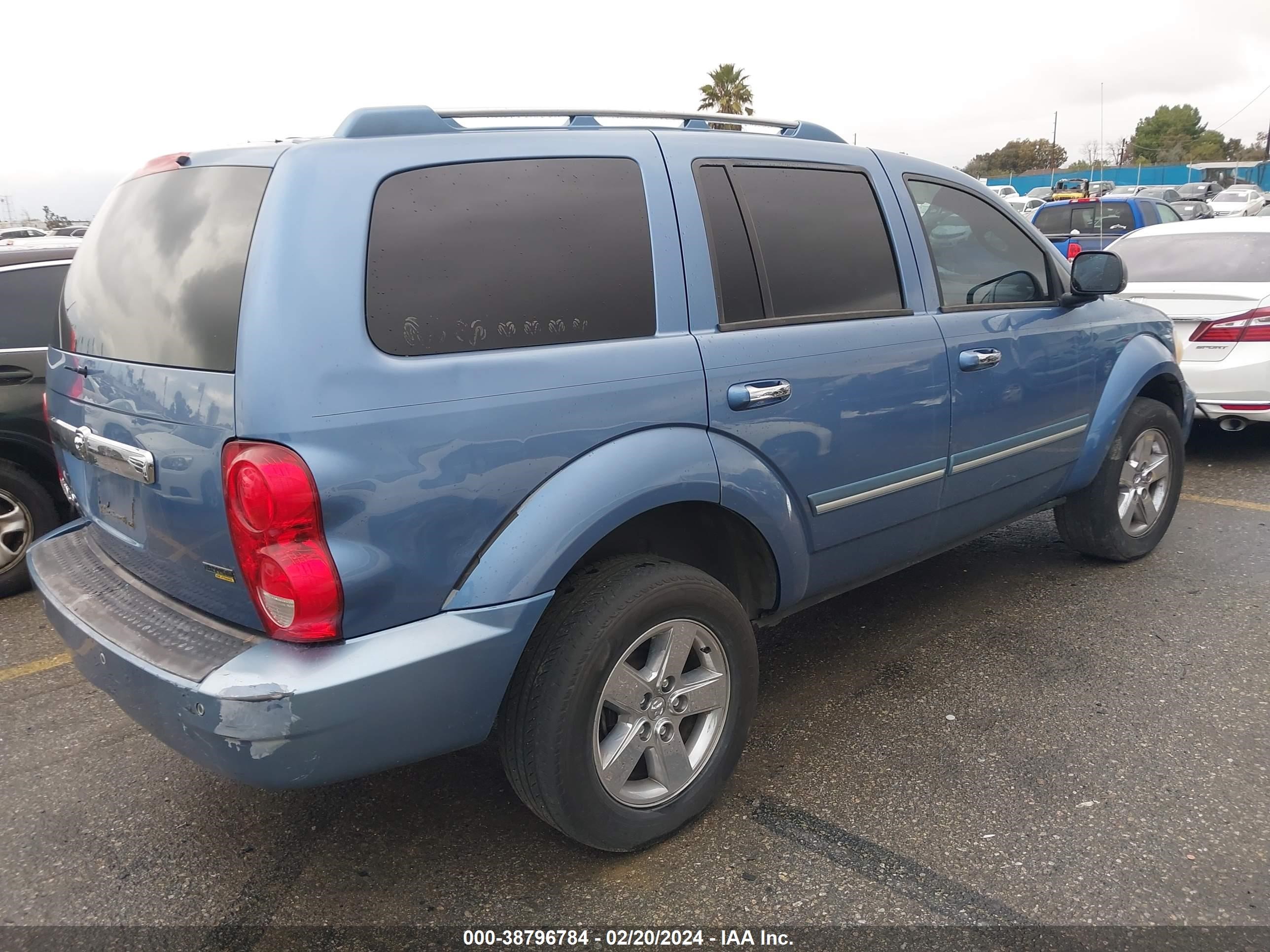 Photo 3 VIN: 1D8HB58N88F123193 - DODGE DURANGO 