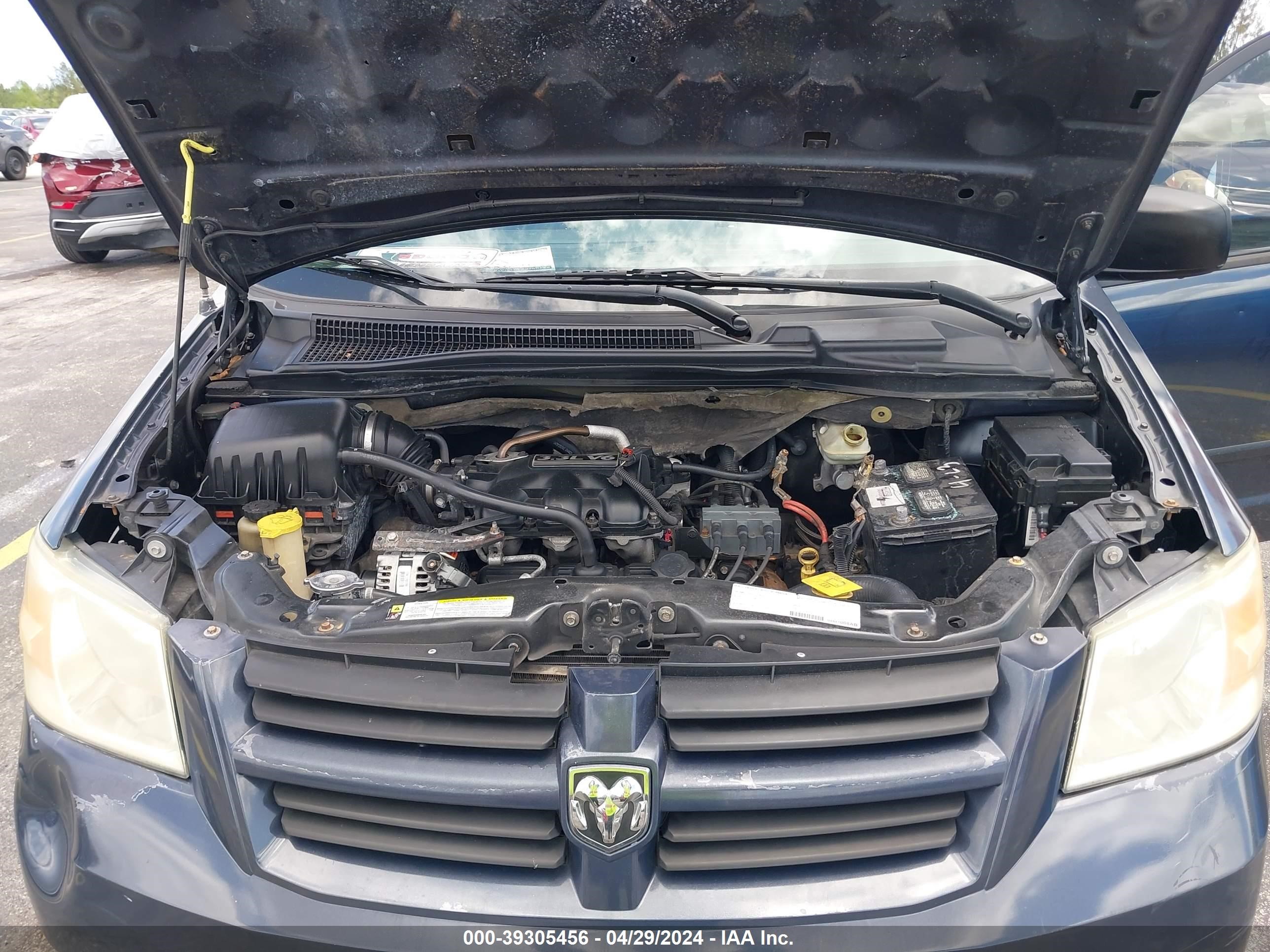 Photo 9 VIN: 1D8HN44H38B160399 - DODGE CARAVAN 