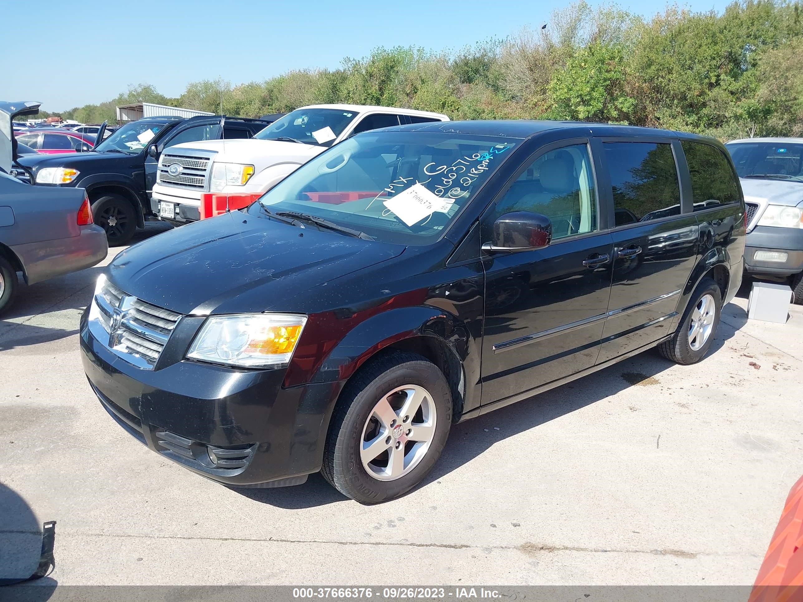 Photo 1 VIN: 1D8HN54P08B126692 - DODGE CARAVAN 