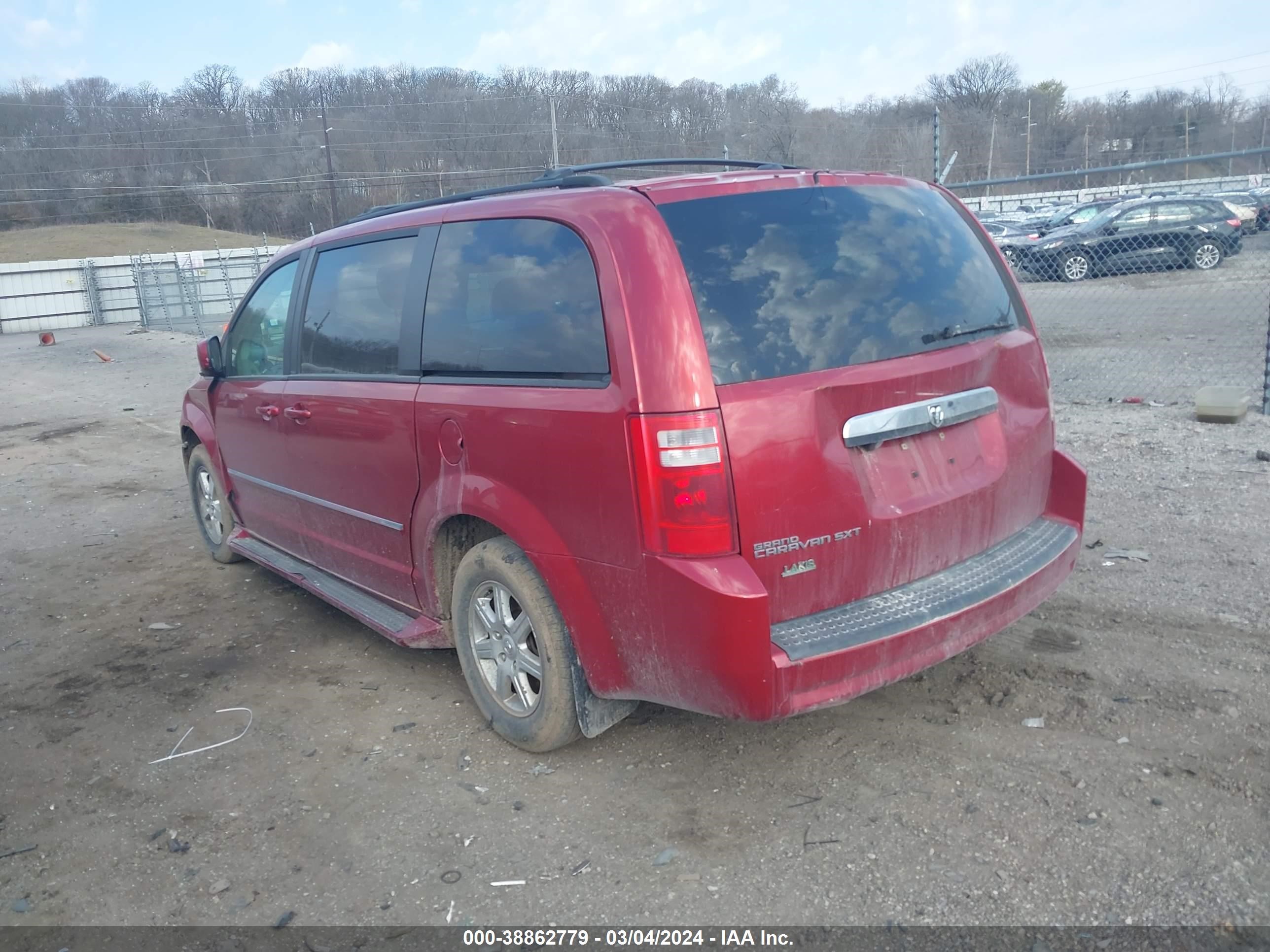 Photo 2 VIN: 1D8HN54P28B147351 - DODGE CARAVAN 