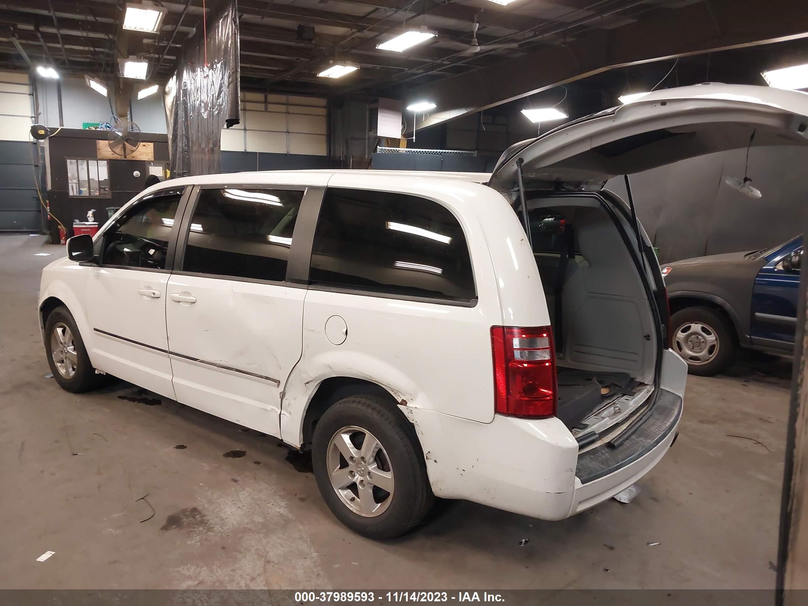 Photo 2 VIN: 1D8HN54P38B134169 - DODGE CARAVAN 