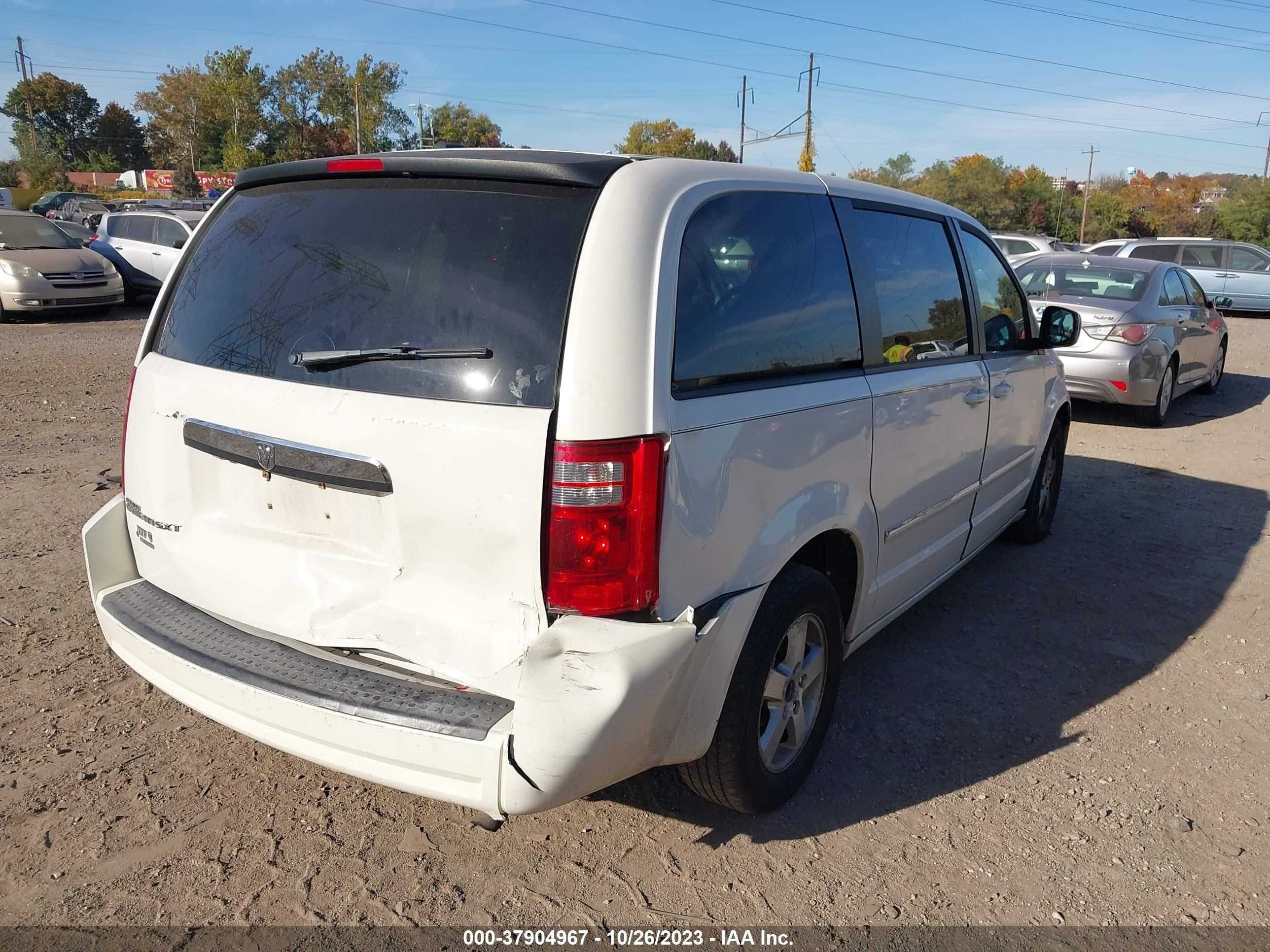 Photo 5 VIN: 1D8HN54P48B108910 - DODGE CARAVAN 