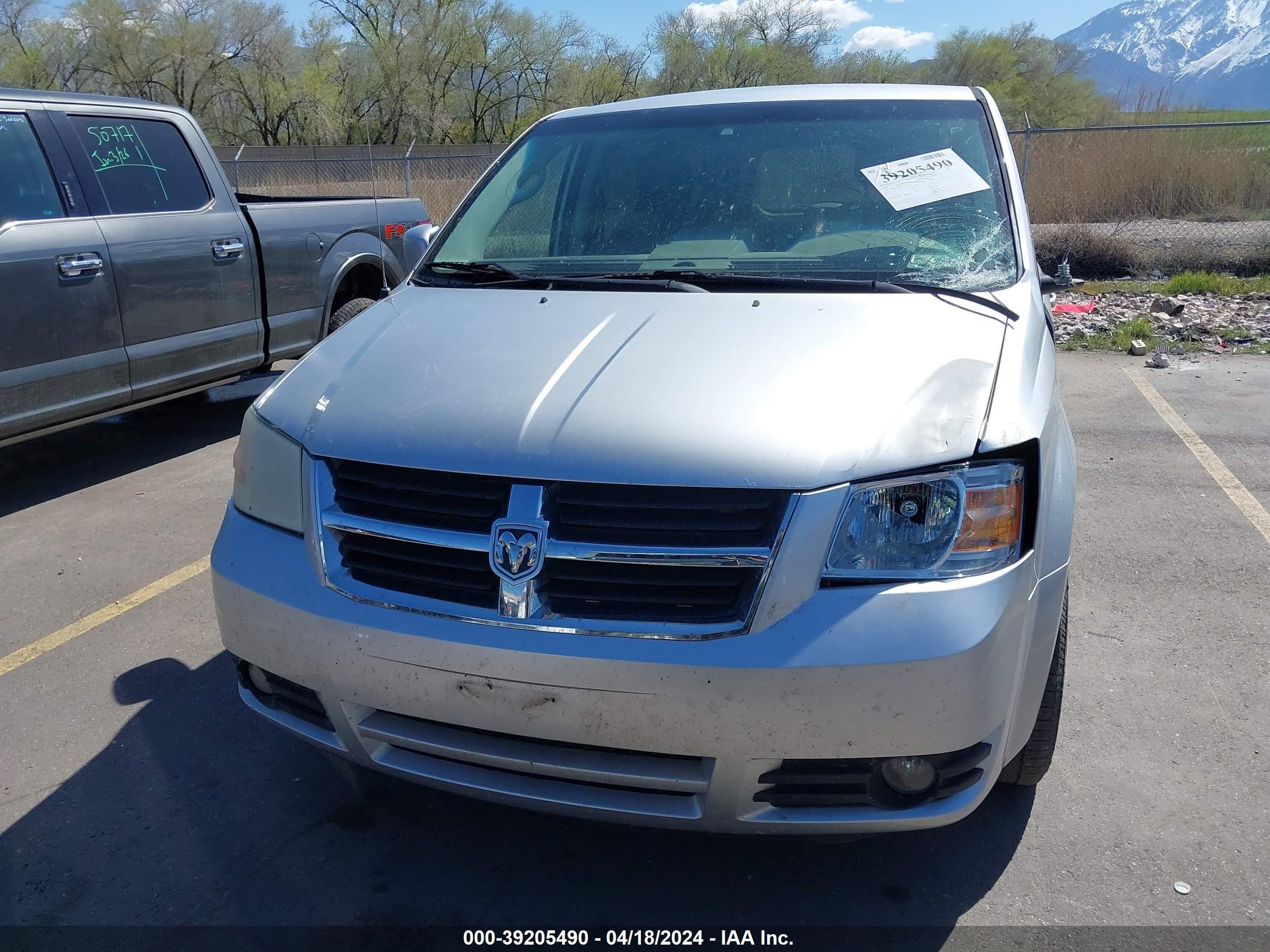 Photo 11 VIN: 1D8HN54P48B114724 - DODGE CARAVAN 