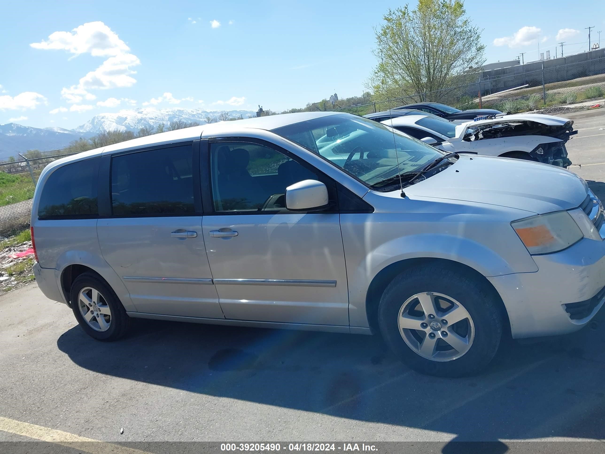 Photo 12 VIN: 1D8HN54P48B114724 - DODGE CARAVAN 