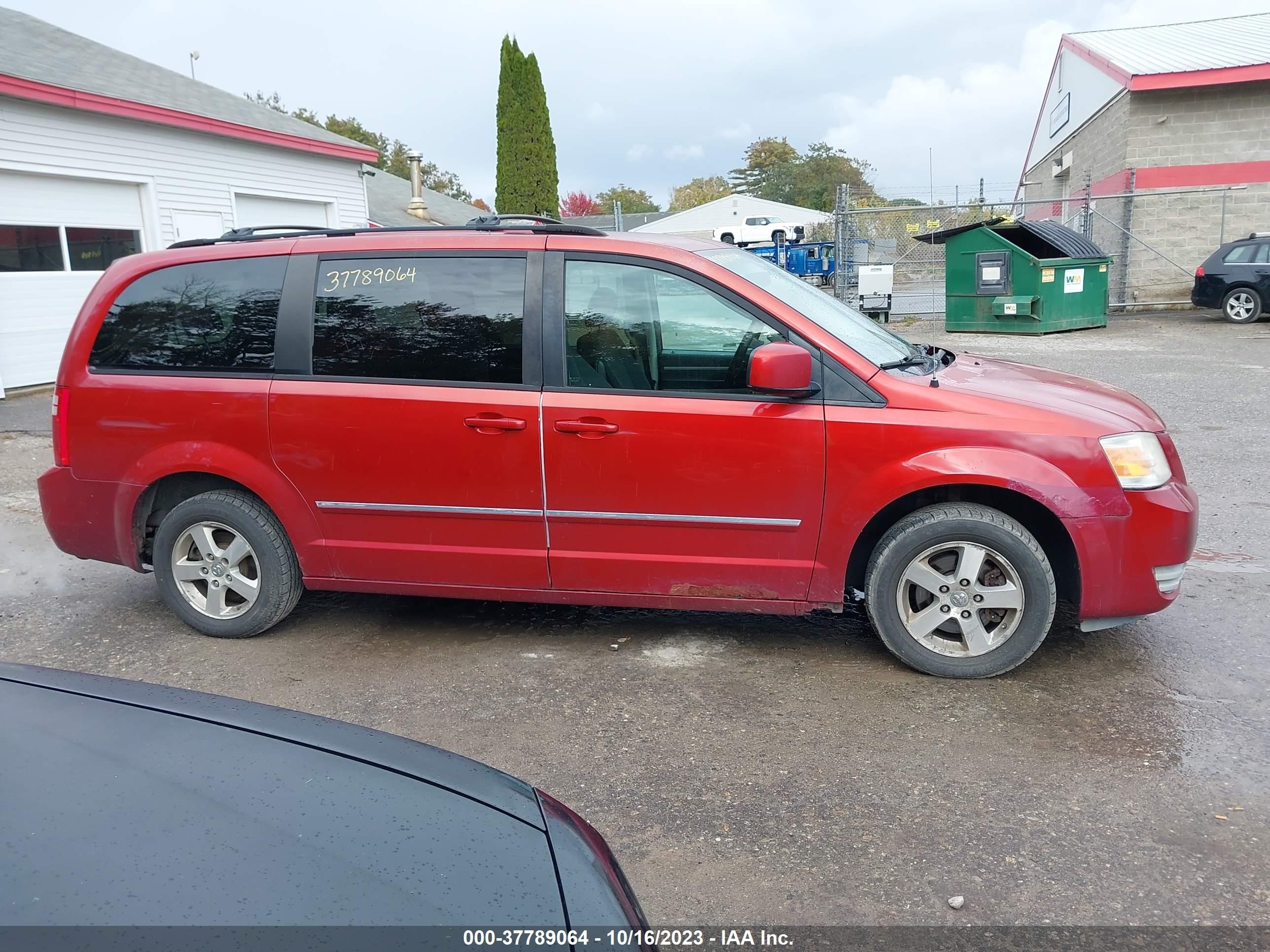 Photo 13 VIN: 1D8HN54P48B130826 - DODGE CARAVAN 