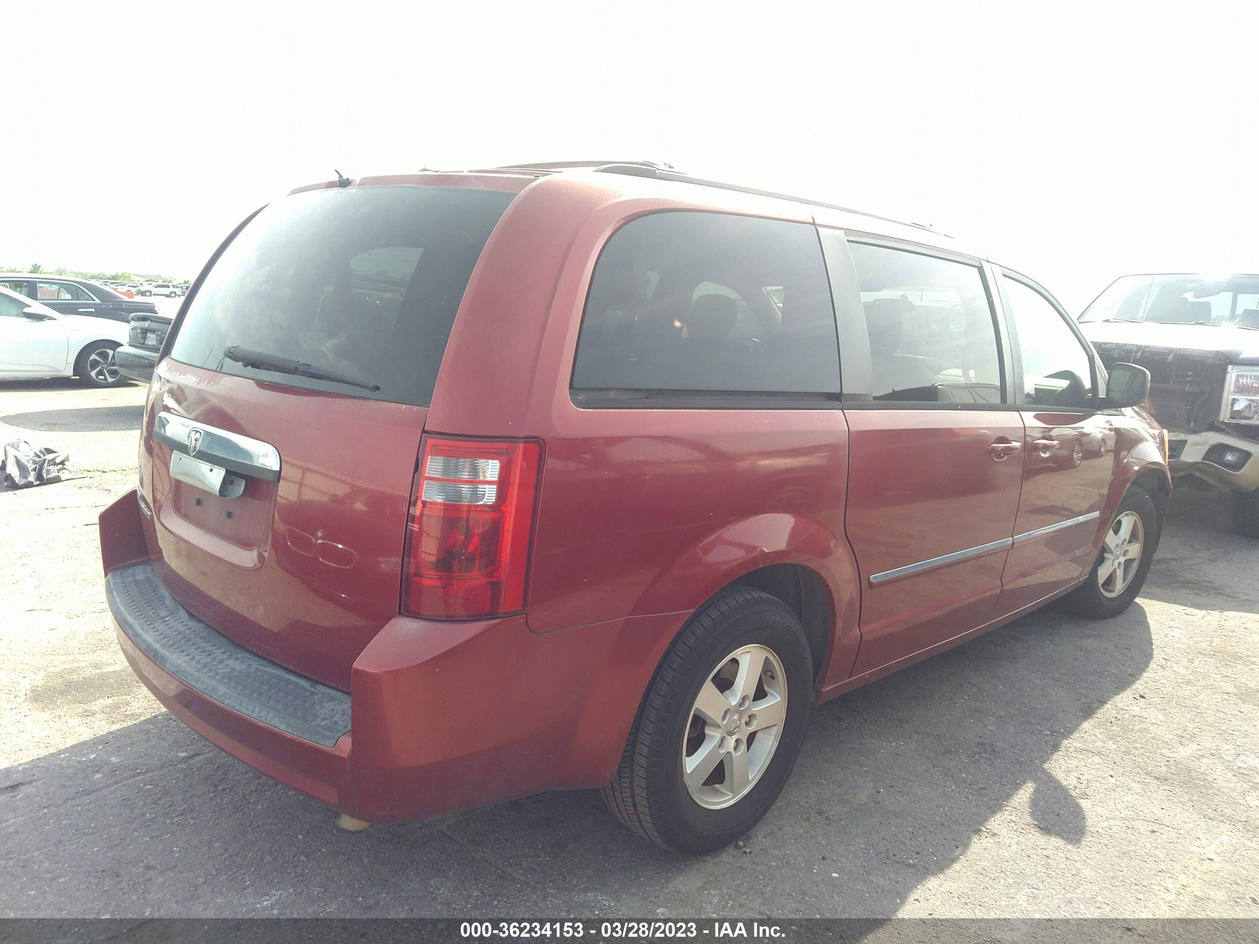 Photo 3 VIN: 1D8HN54P48B155029 - DODGE CARAVAN 