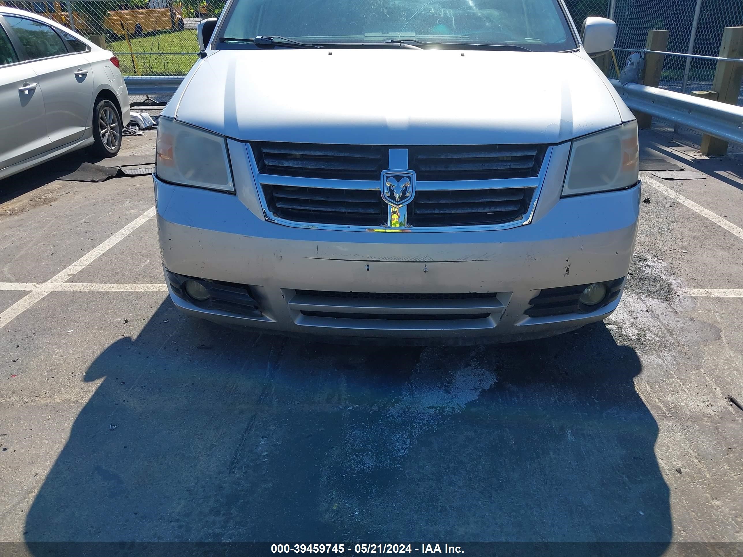 Photo 11 VIN: 1D8HN54P58B110827 - DODGE CARAVAN 