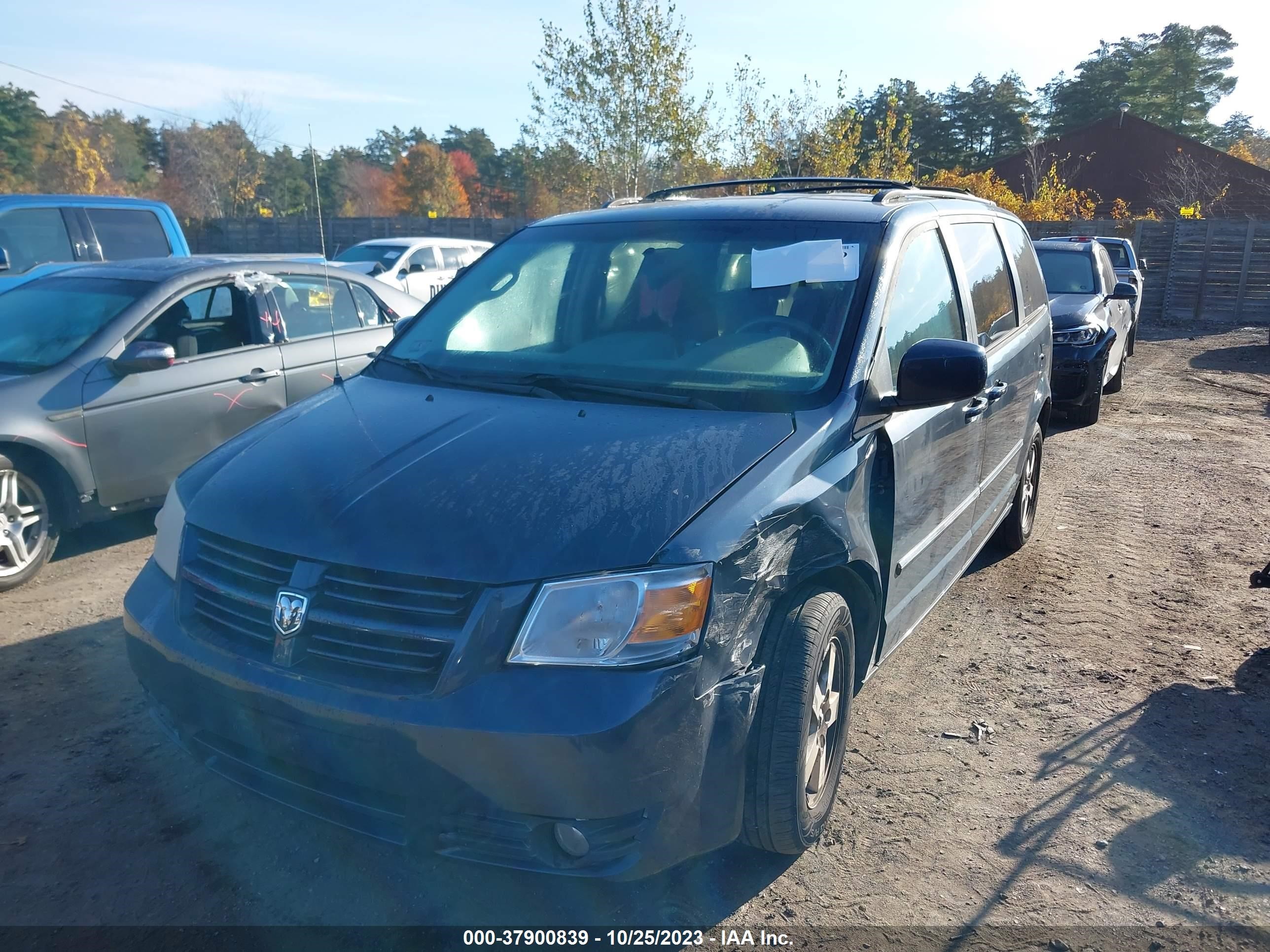 Photo 1 VIN: 1D8HN54P68B121609 - DODGE CARAVAN 