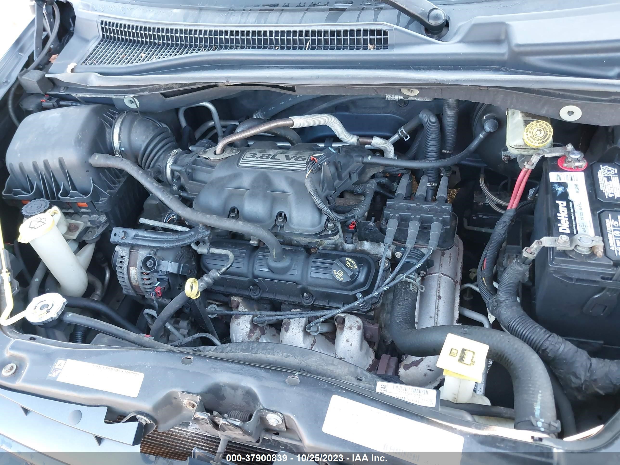 Photo 9 VIN: 1D8HN54P68B121609 - DODGE CARAVAN 