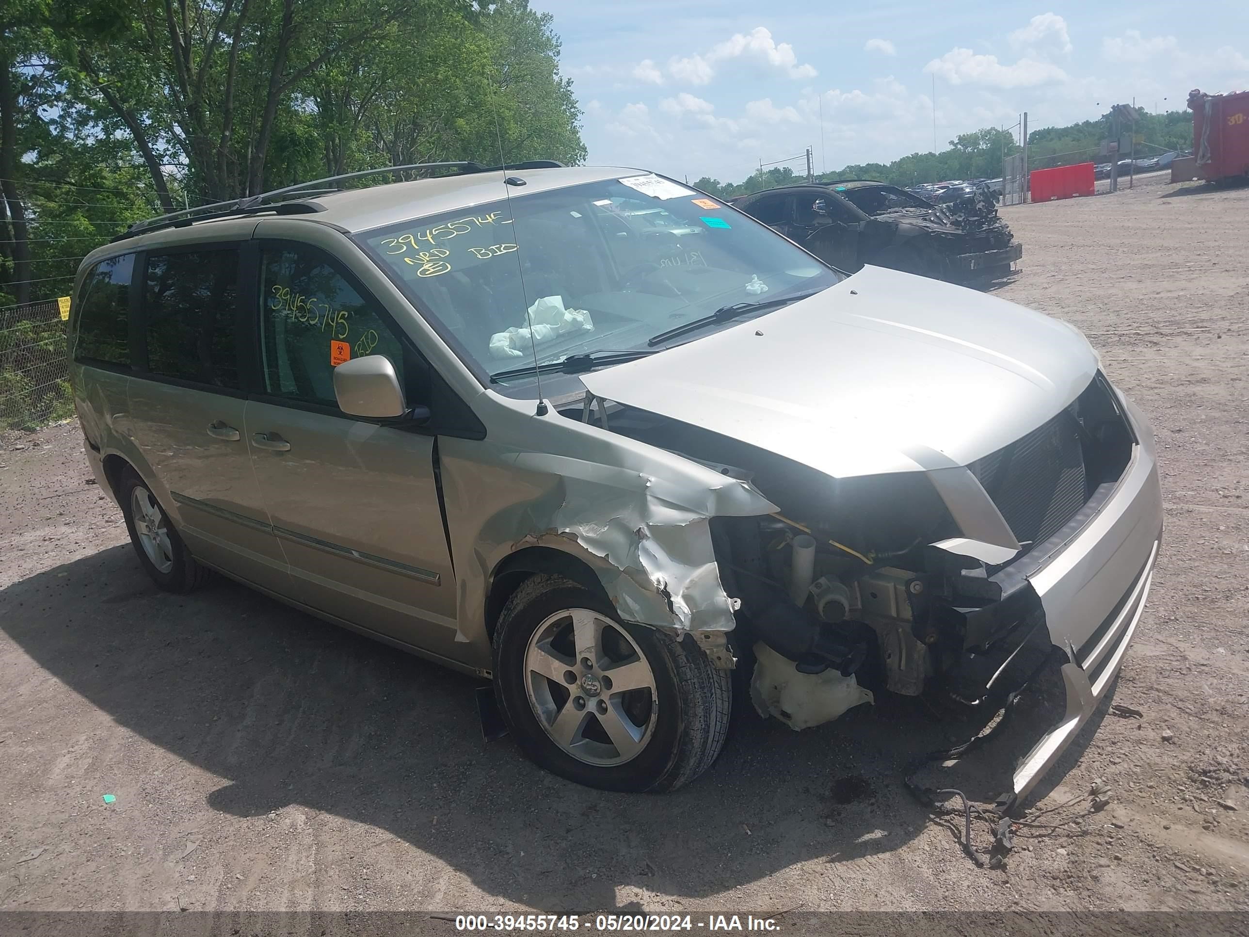 Photo 5 VIN: 1D8HN54P88B115438 - DODGE CARAVAN 