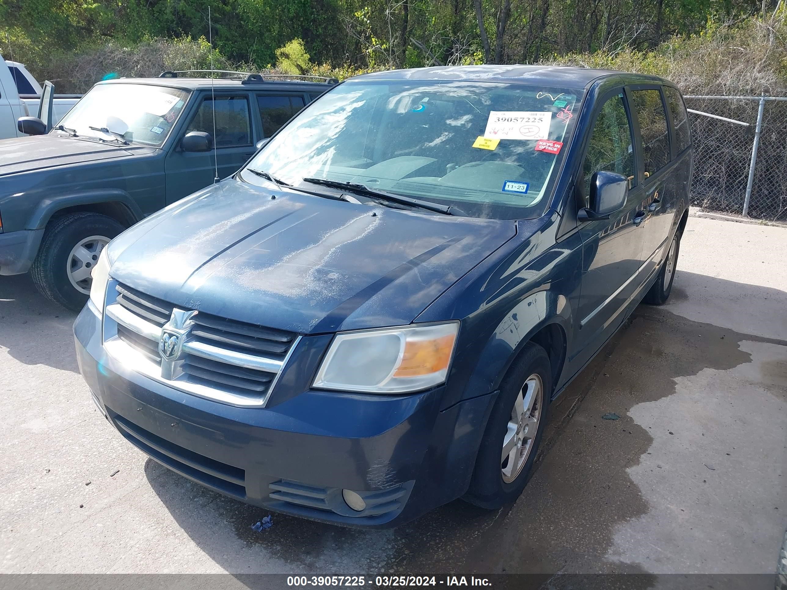 Photo 1 VIN: 1D8HN54P98B123595 - DODGE CARAVAN 