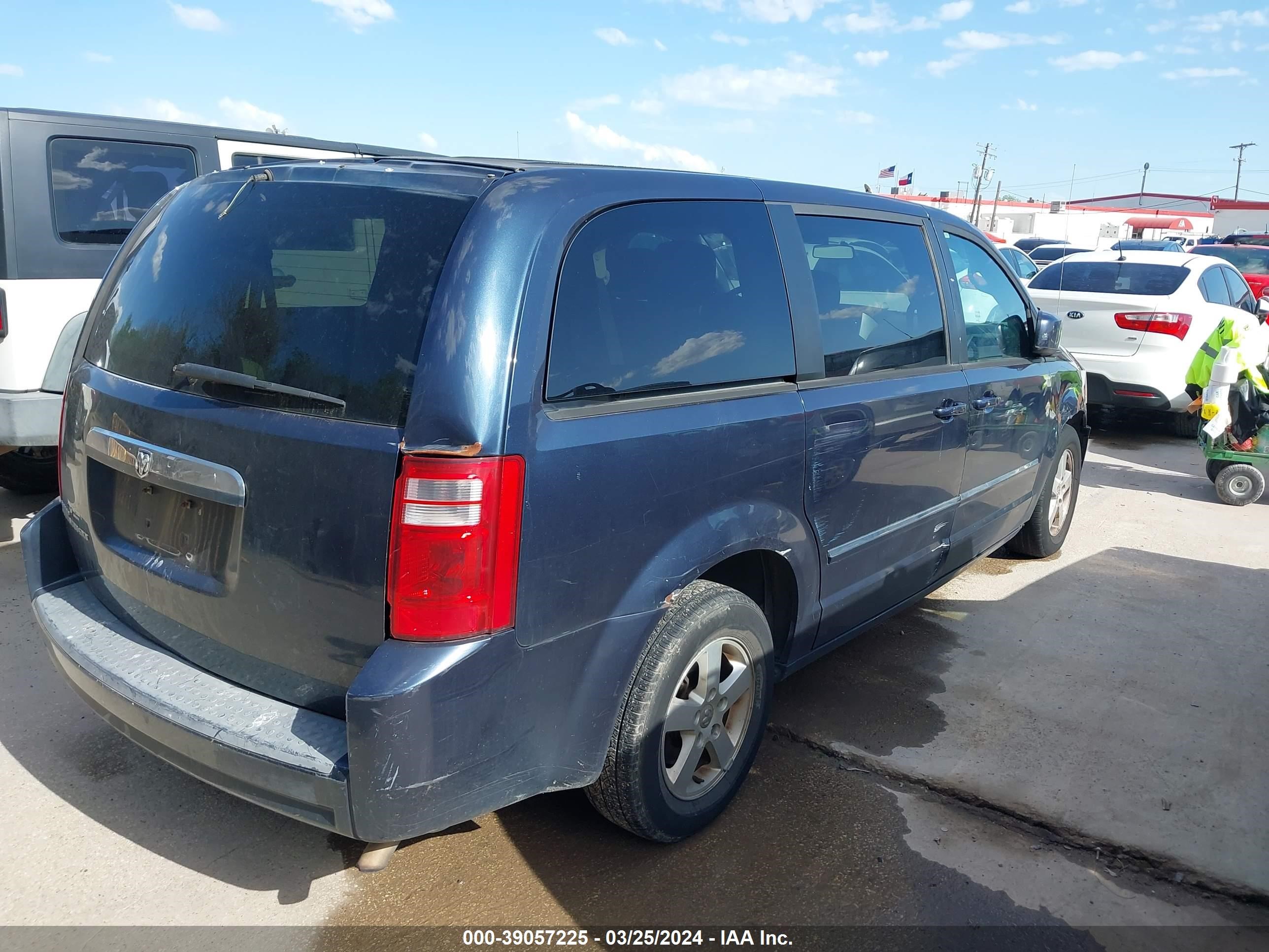 Photo 3 VIN: 1D8HN54P98B123595 - DODGE CARAVAN 