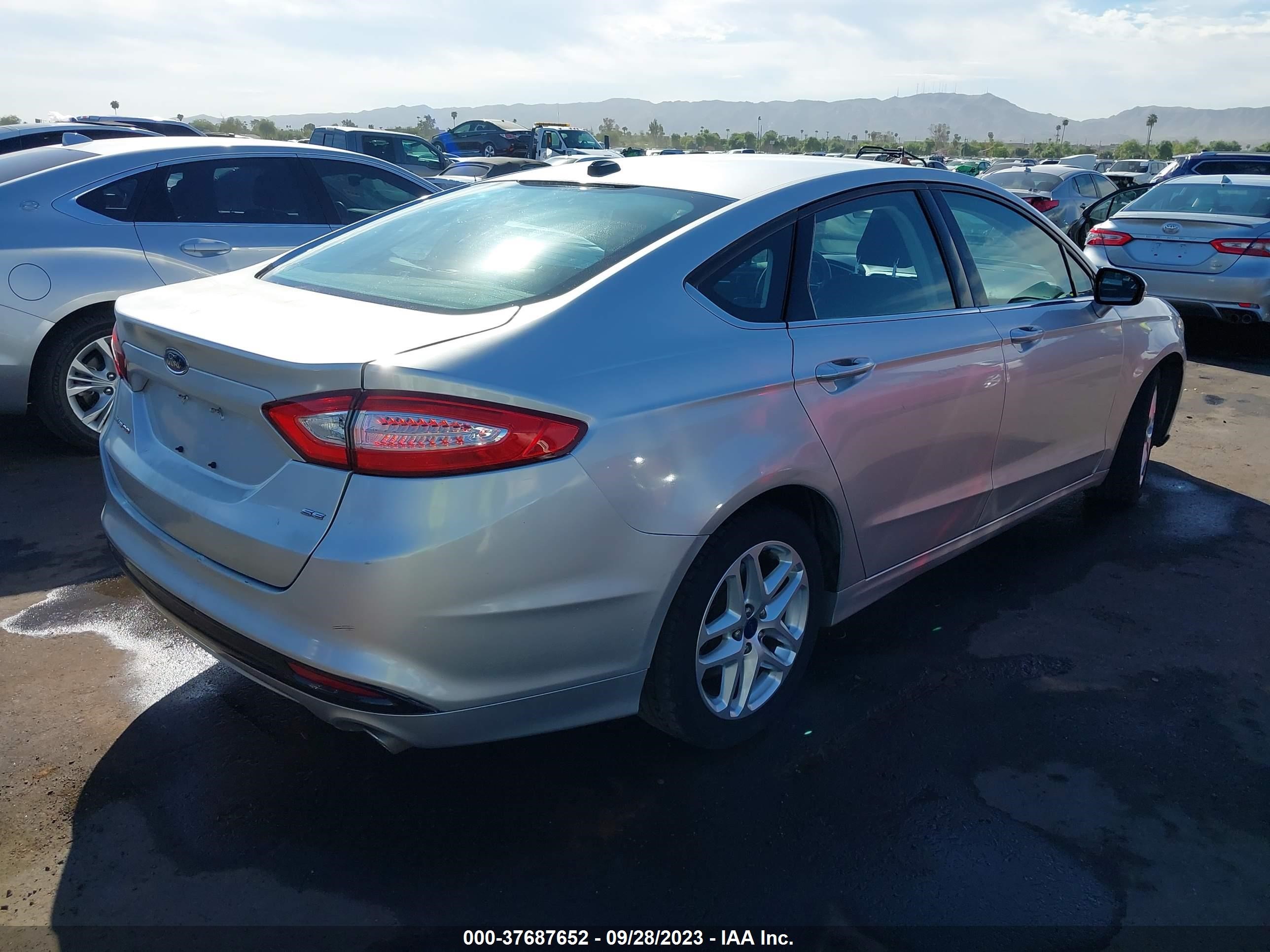 Photo 3 VIN: 1FA6P0H71E5360997 - FORD FUSION 