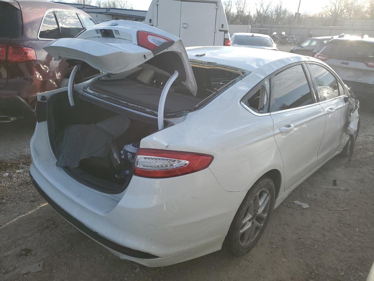 Photo 2 VIN: 1FA6P0H72E5383205 - FORD FUSION 