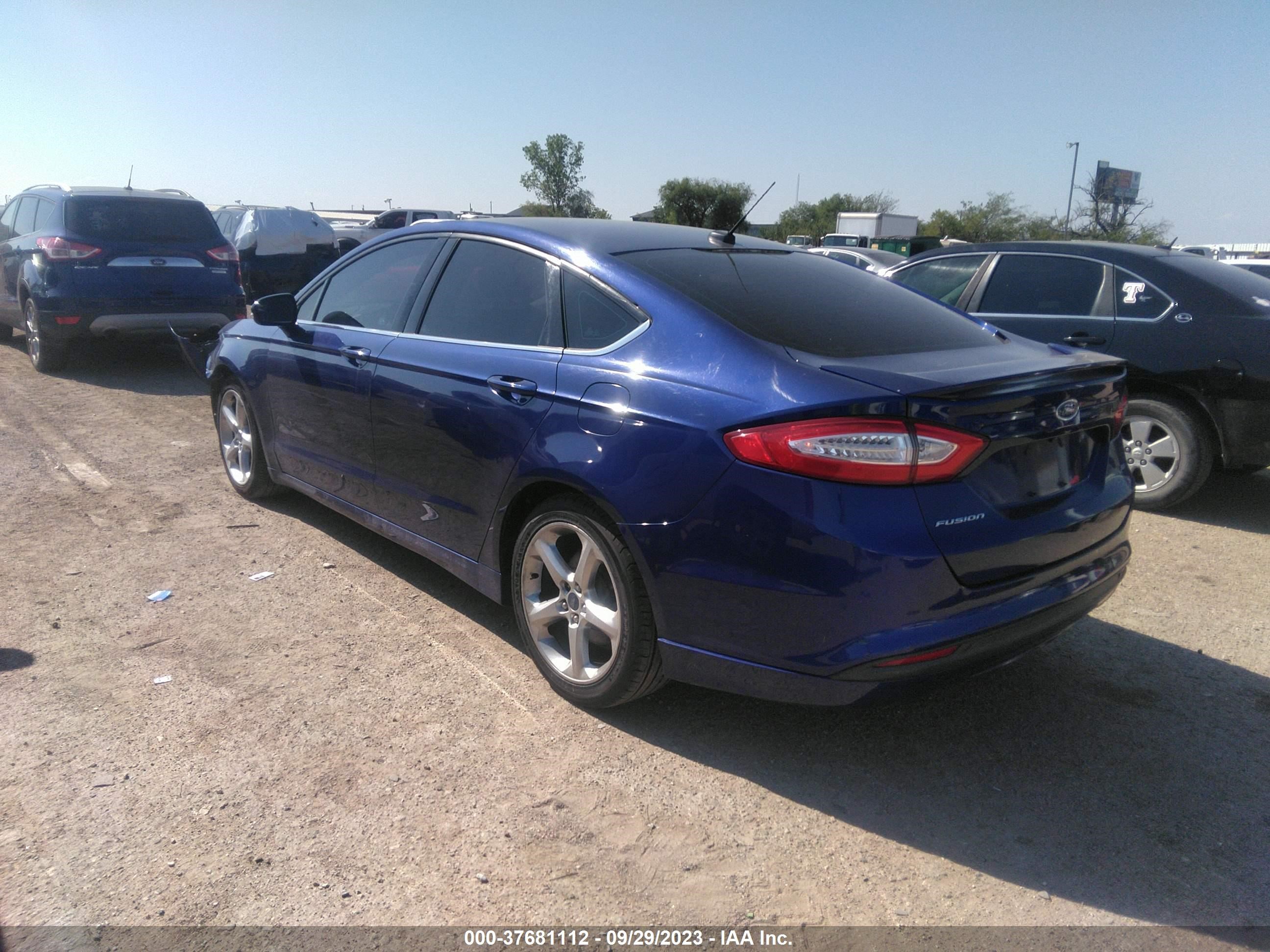 Photo 2 VIN: 1FA6P0H72F5104658 - FORD FUSION 