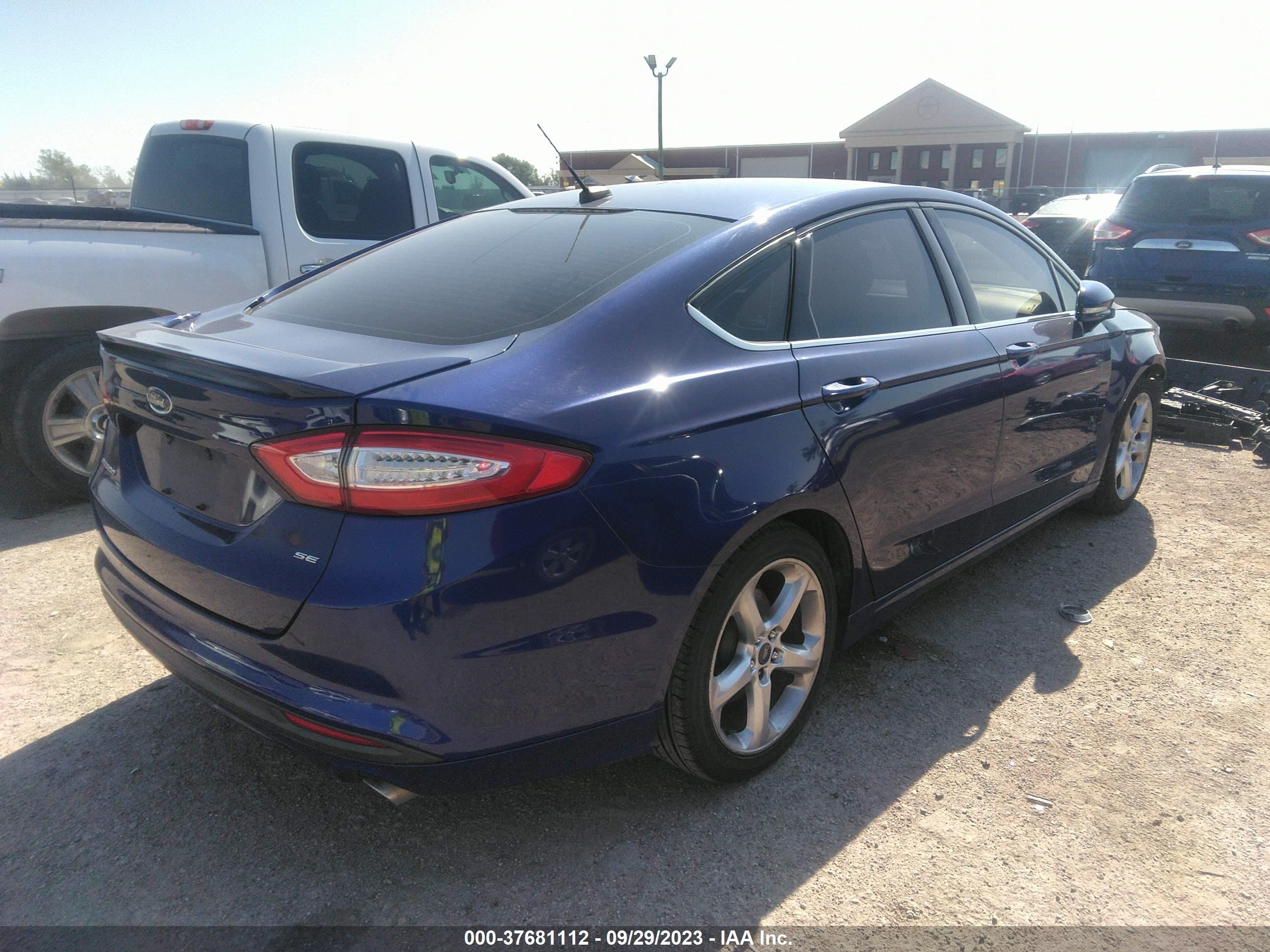 Photo 3 VIN: 1FA6P0H72F5104658 - FORD FUSION 