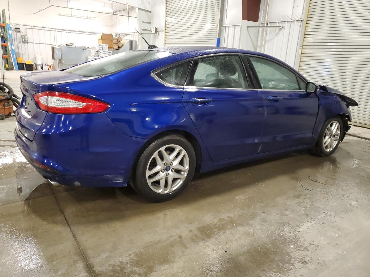 Photo 2 VIN: 1FA6P0H74F5107058 - FORD FUSION 