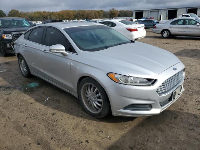 Photo 3 VIN: 1FA6P0H74F5122496 - FORD FUSION 