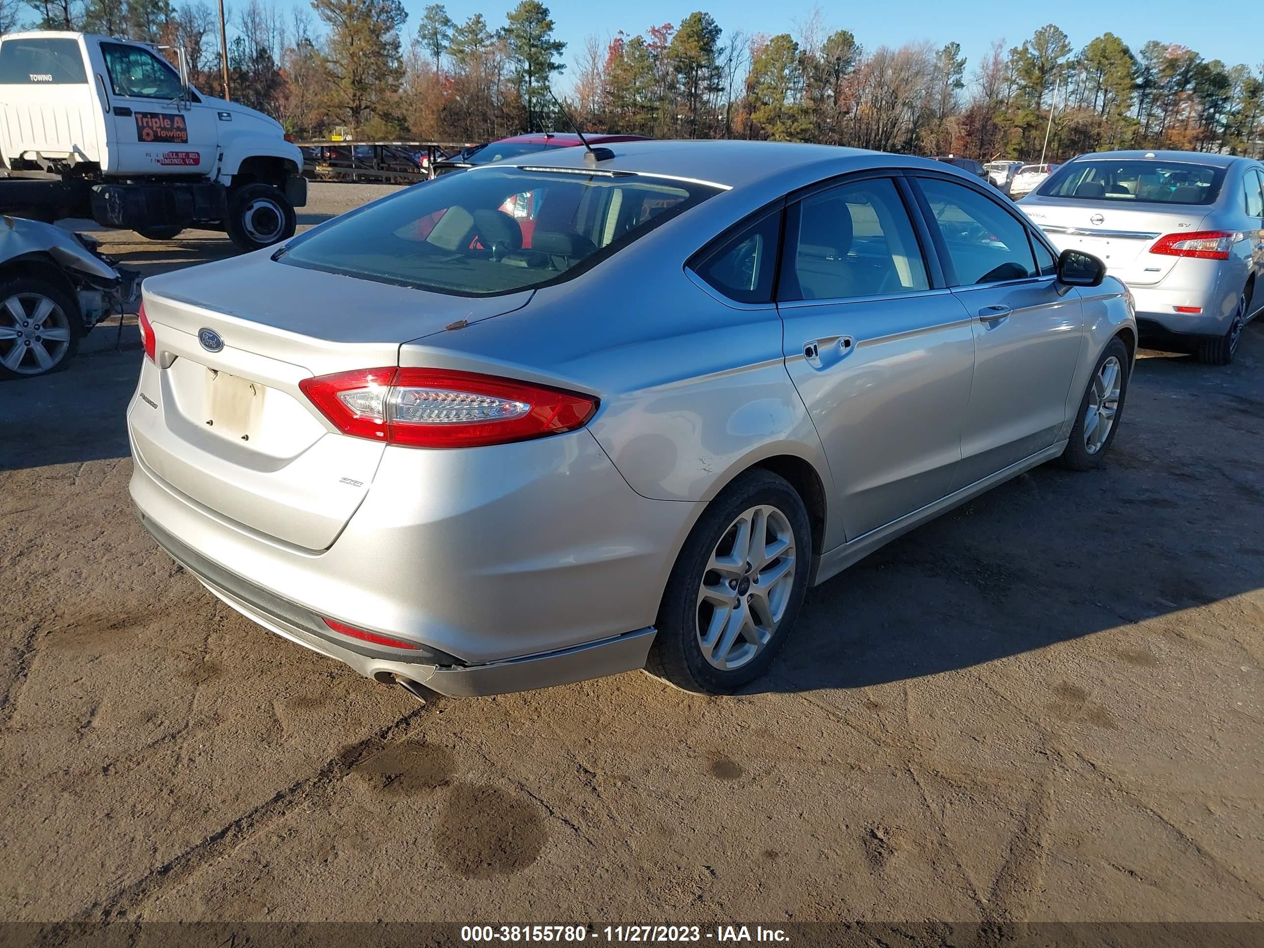 Photo 3 VIN: 1FA6P0H75F5121244 - FORD FUSION 