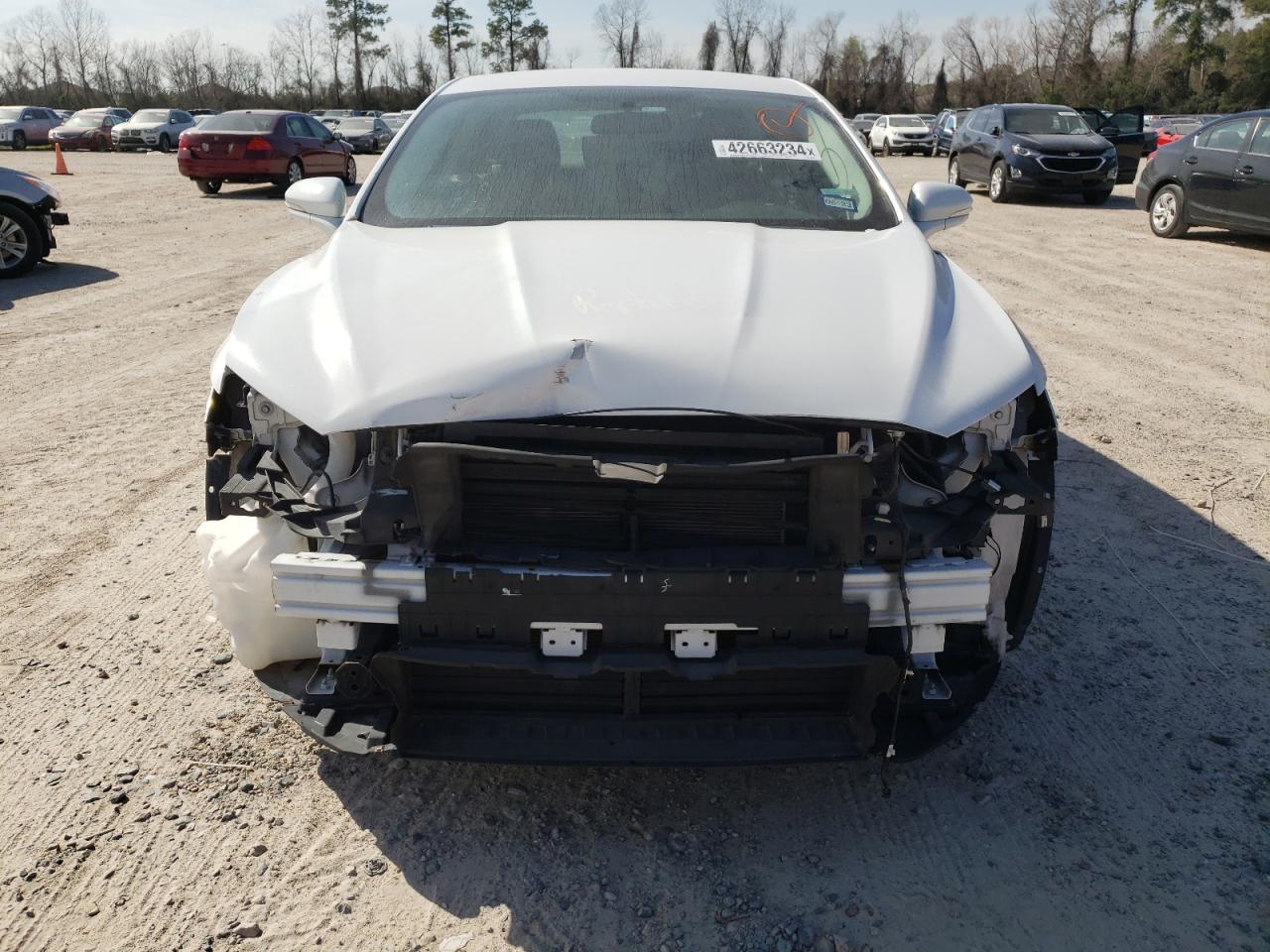 Photo 4 VIN: 1FA6P0H75F5124242 - FORD FUSION 