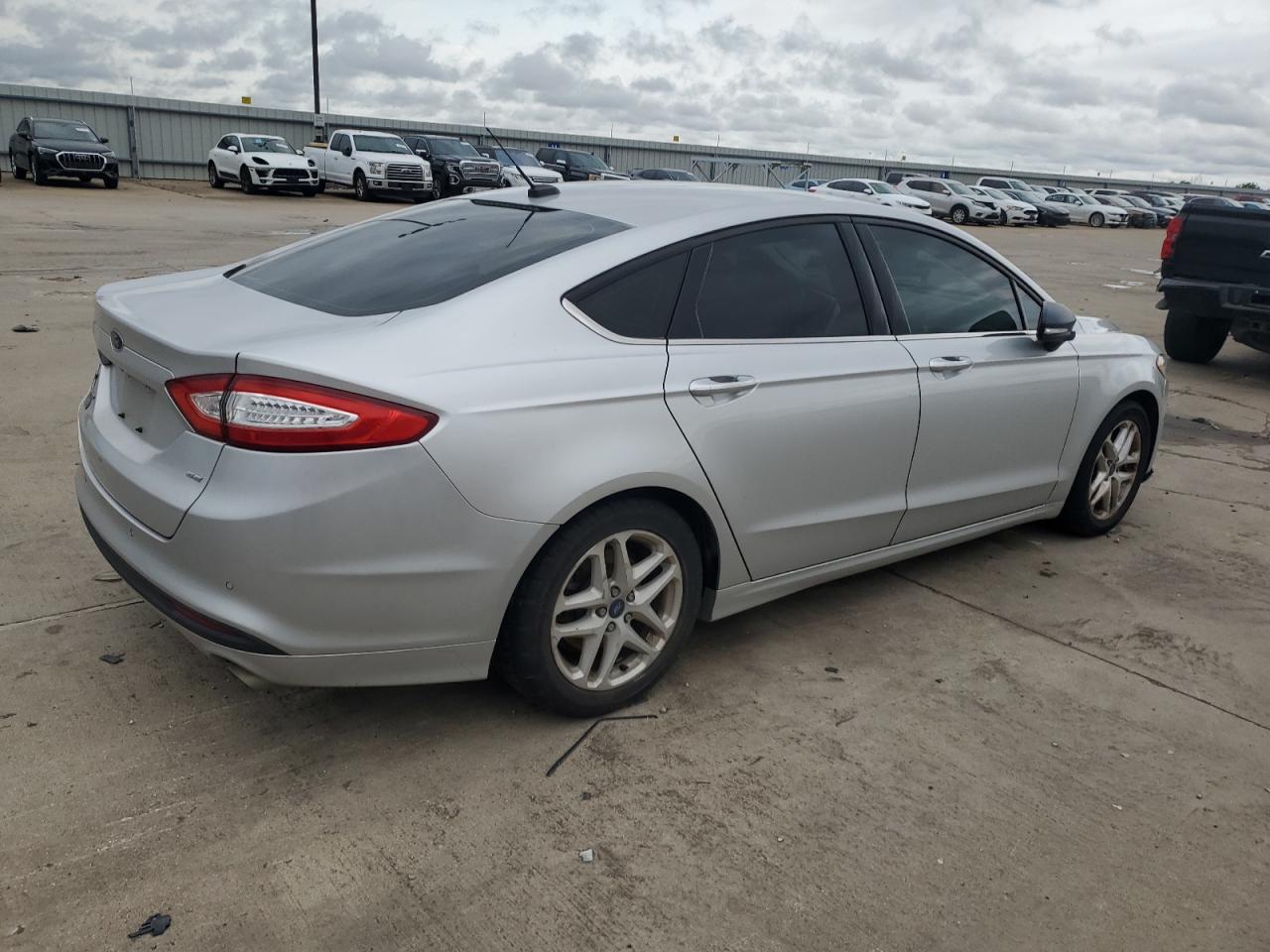 Photo 2 VIN: 1FA6P0H76G5119195 - FORD FUSION 