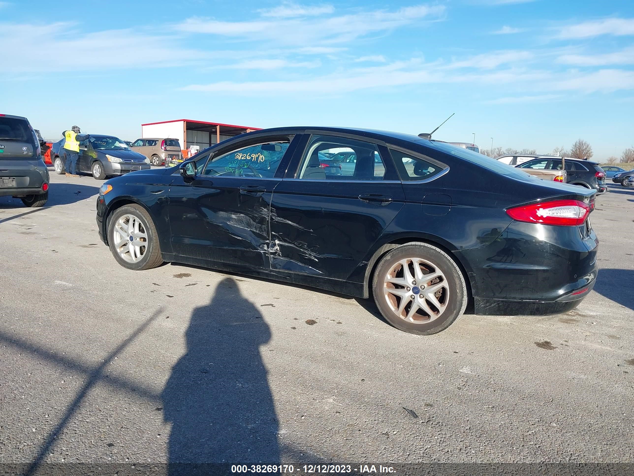 Photo 2 VIN: 1FA6P0H76G5127202 - FORD FUSION 