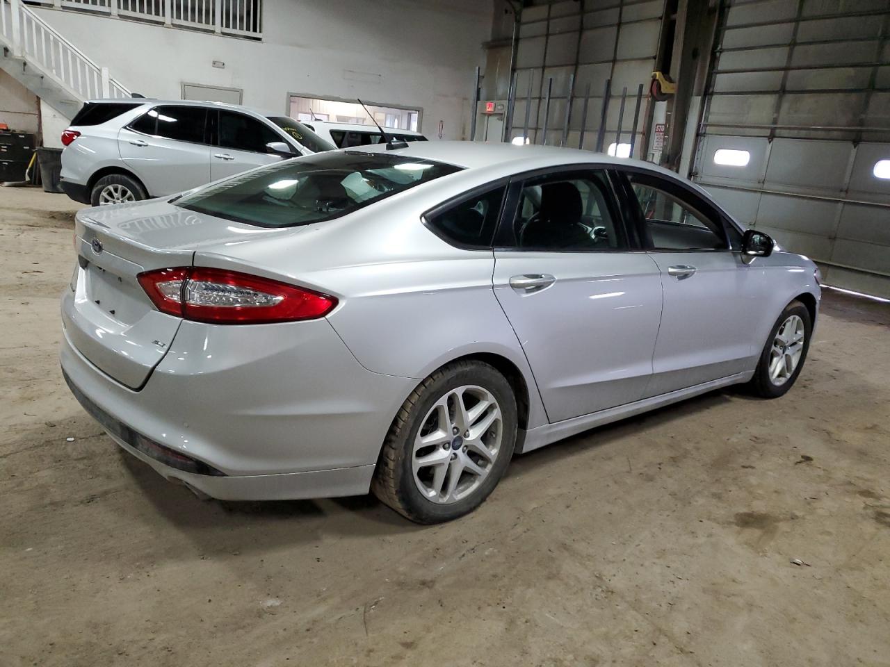 Photo 2 VIN: 1FA6P0H77G5126835 - FORD FUSION 