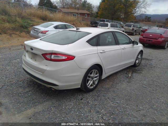 Photo 3 VIN: 1FA6P0H79F5105919 - FORD FUSION 